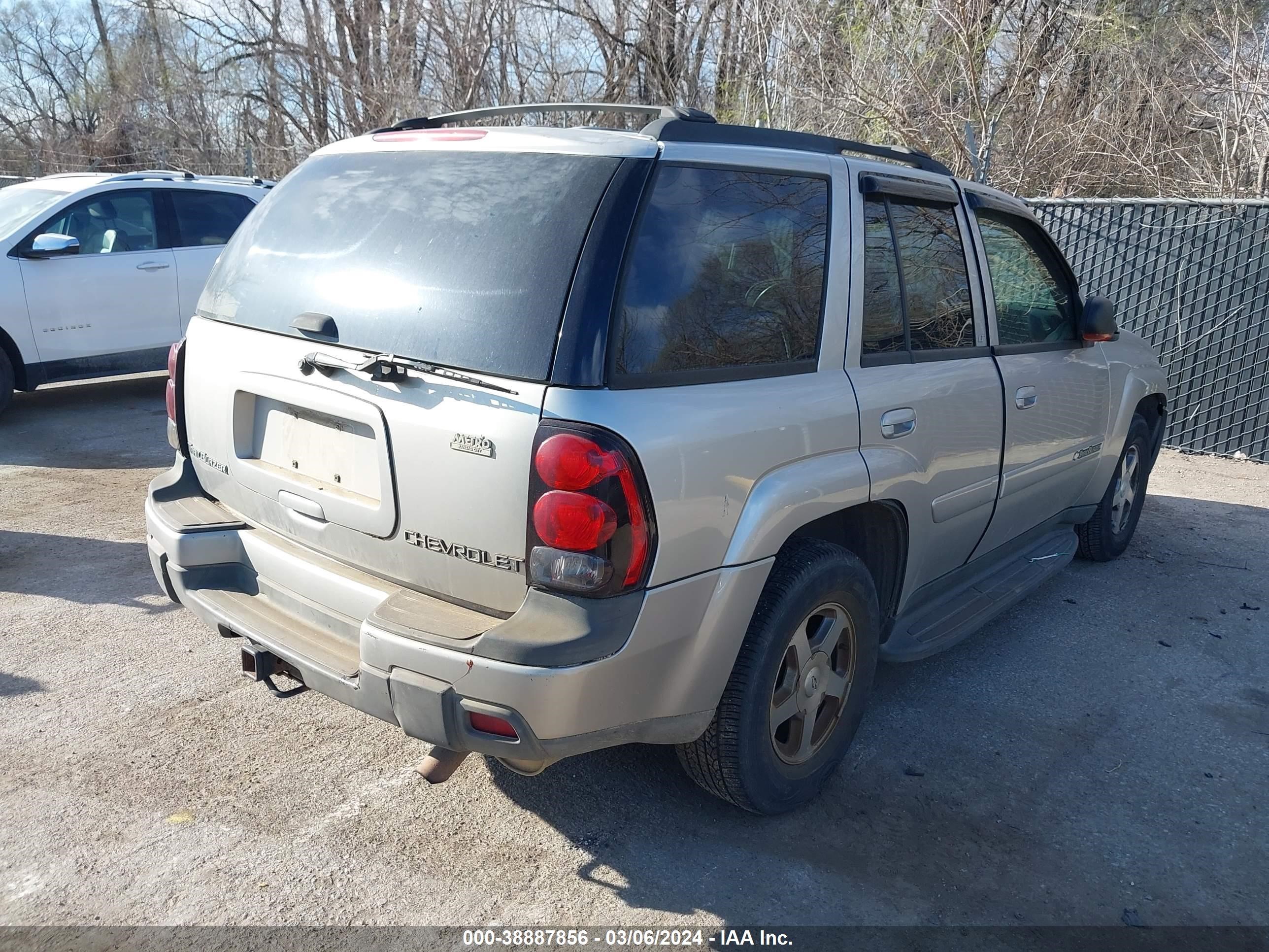 Photo 3 VIN: 1GNDT13S542248631 - CHEVROLET TRAILBLAZER 