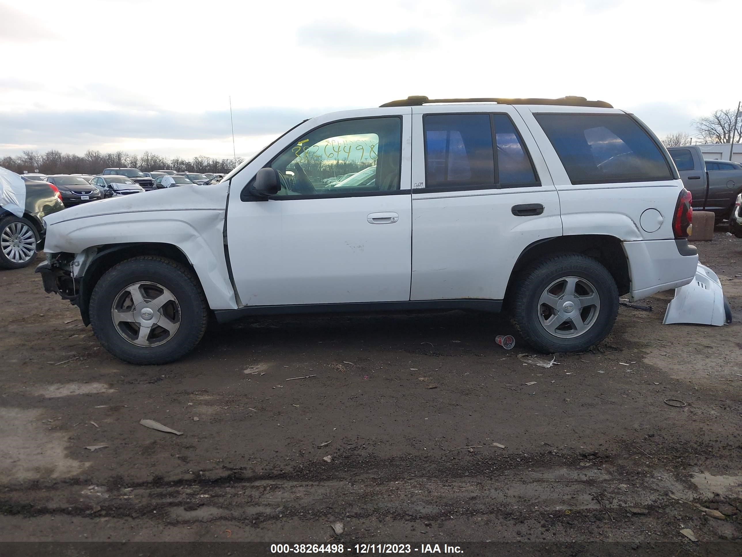 Photo 14 VIN: 1GNDT13S542276896 - CHEVROLET TRAILBLAZER 