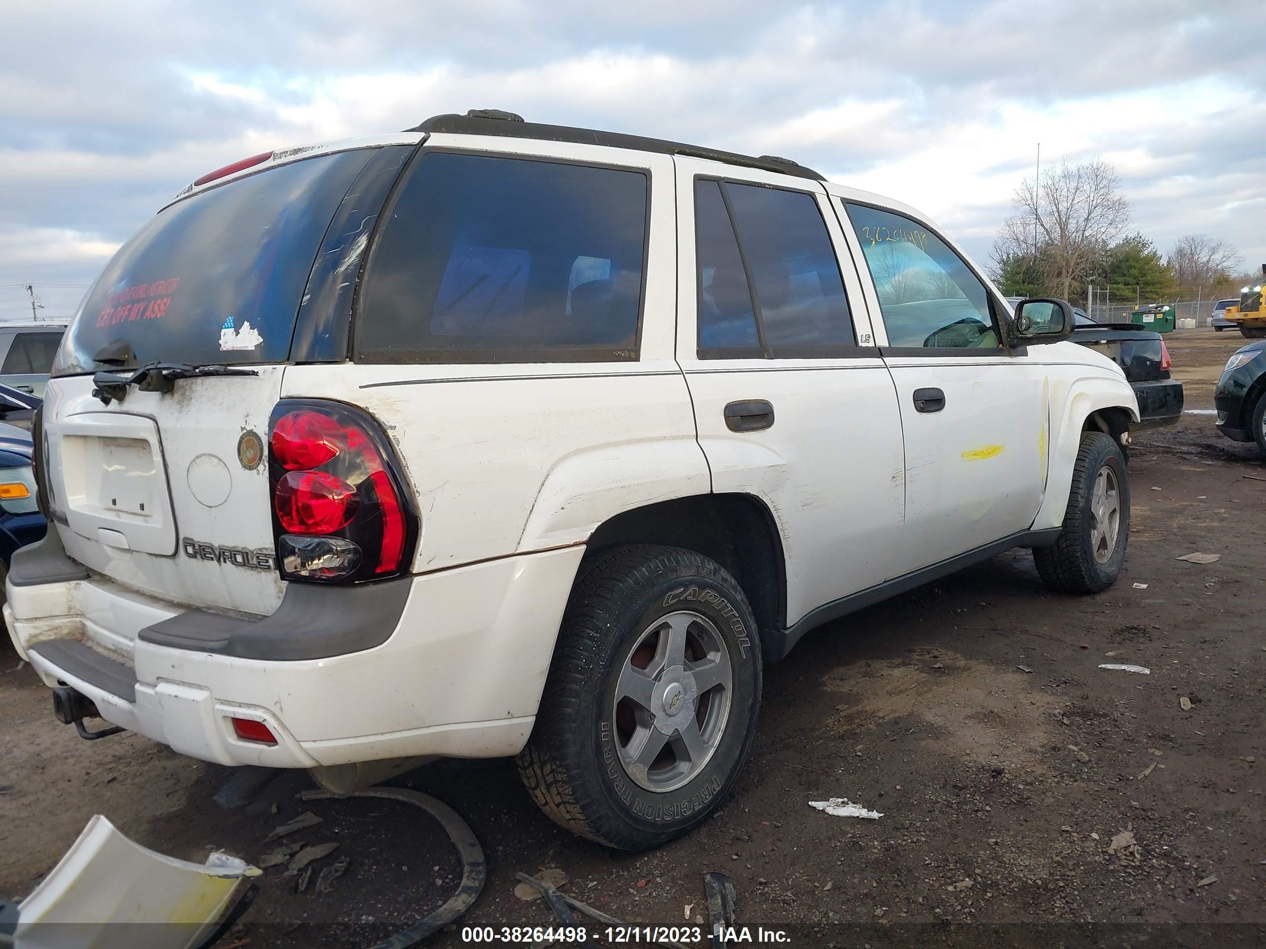 Photo 3 VIN: 1GNDT13S542276896 - CHEVROLET TRAILBLAZER 