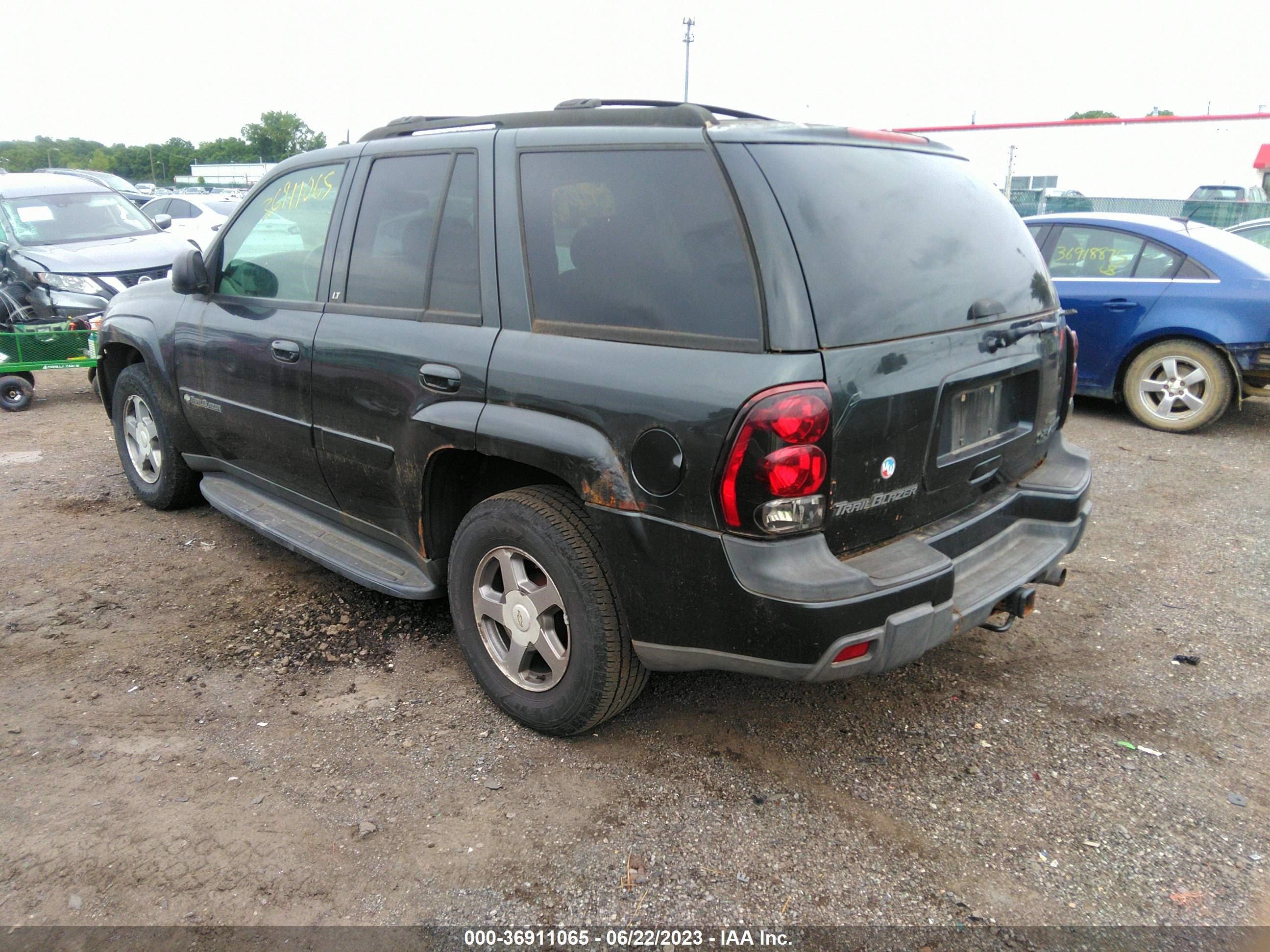 Photo 2 VIN: 1GNDT13S542393040 - CHEVROLET TRAILBLAZER 