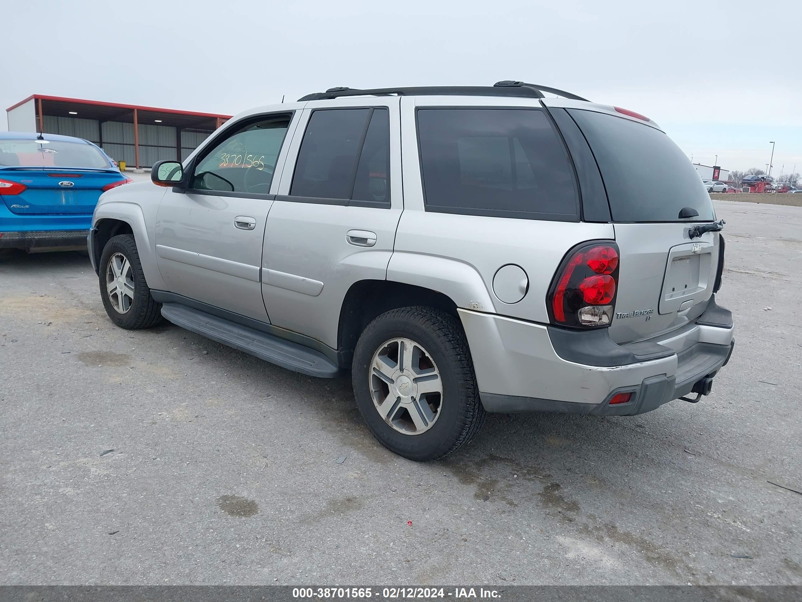 Photo 2 VIN: 1GNDT13S552199125 - CHEVROLET TRAIL BLAZ 