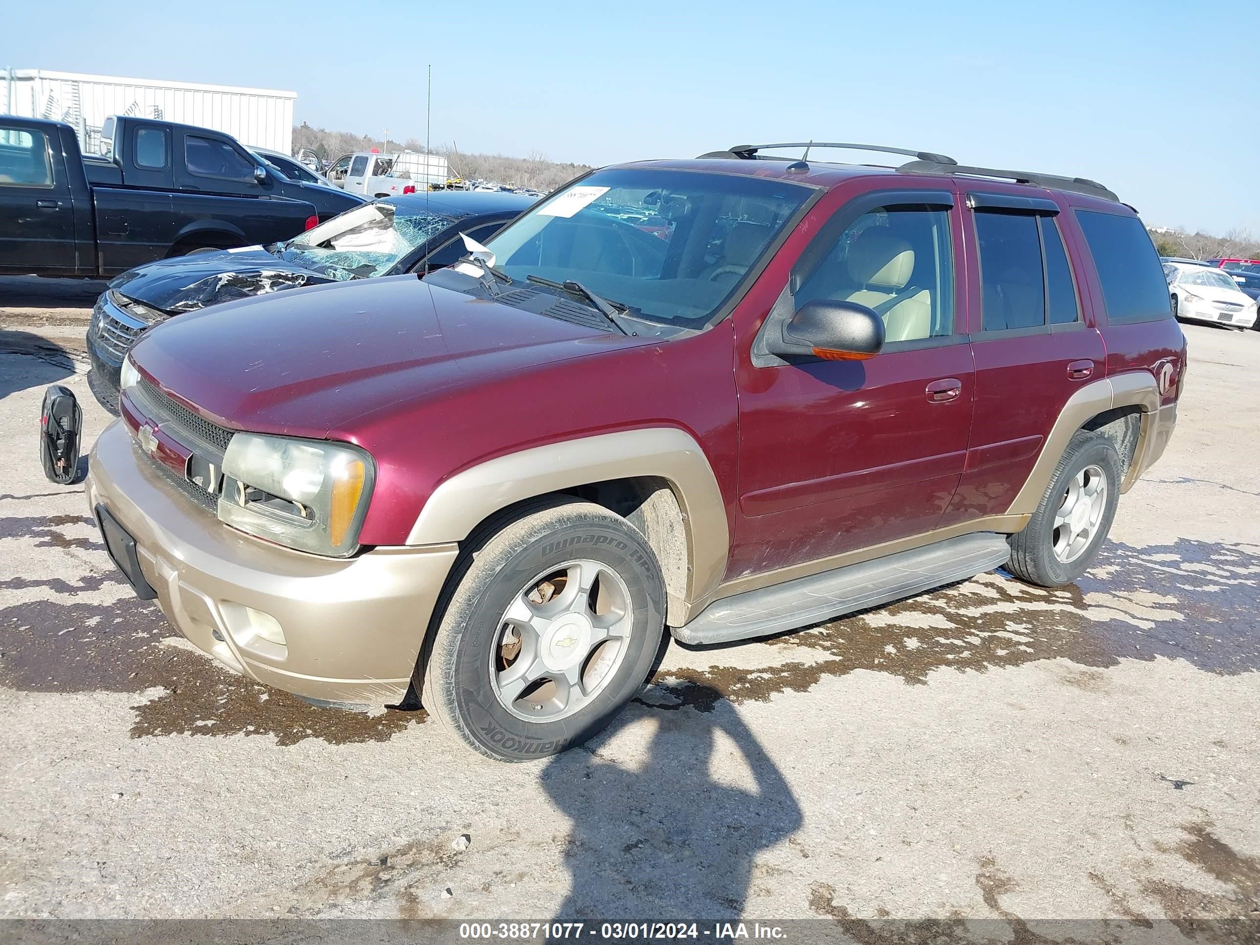 Photo 1 VIN: 1GNDT13S552215565 - CHEVROLET TRAILBLAZER 