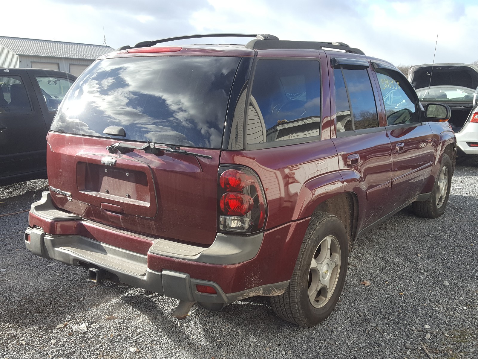 Photo 3 VIN: 1GNDT13S552254771 - CHEVROLET TRAILBLAZE 