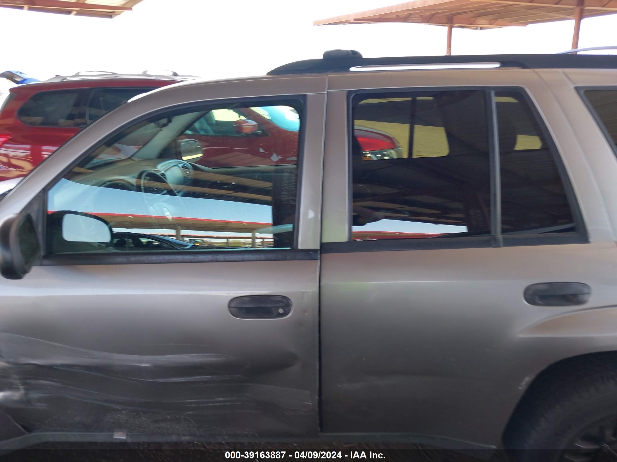 Photo 13 VIN: 1GNDT13S562110509 - CHEVROLET TRAILBLAZER 