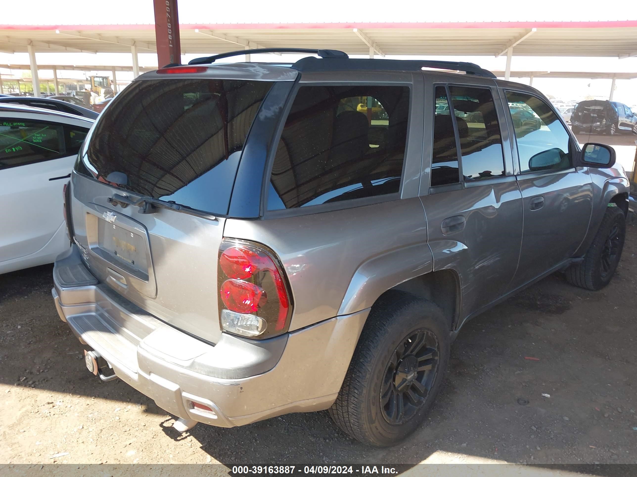 Photo 3 VIN: 1GNDT13S562110509 - CHEVROLET TRAILBLAZER 