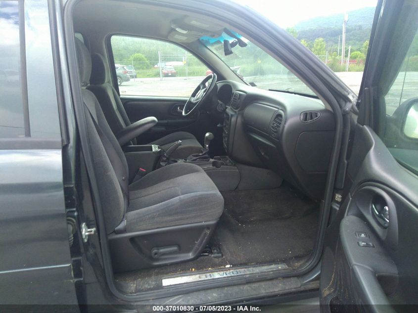 Photo 4 VIN: 1GNDT13S562224820 - CHEVROLET TRAILBLAZER 