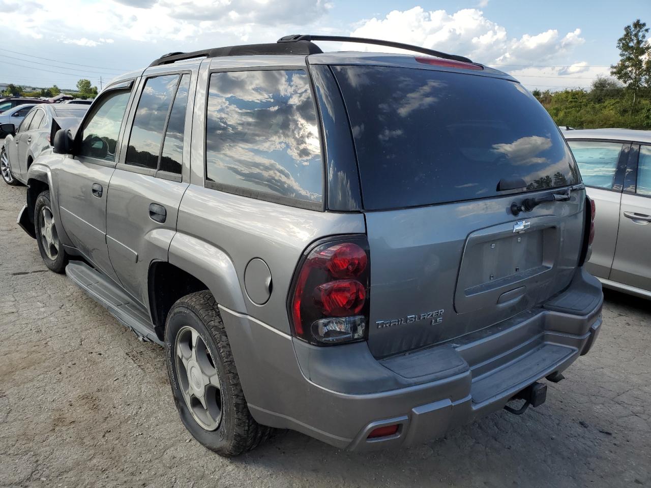 Photo 1 VIN: 1GNDT13S562328577 - CHEVROLET TRAILBLAZER 