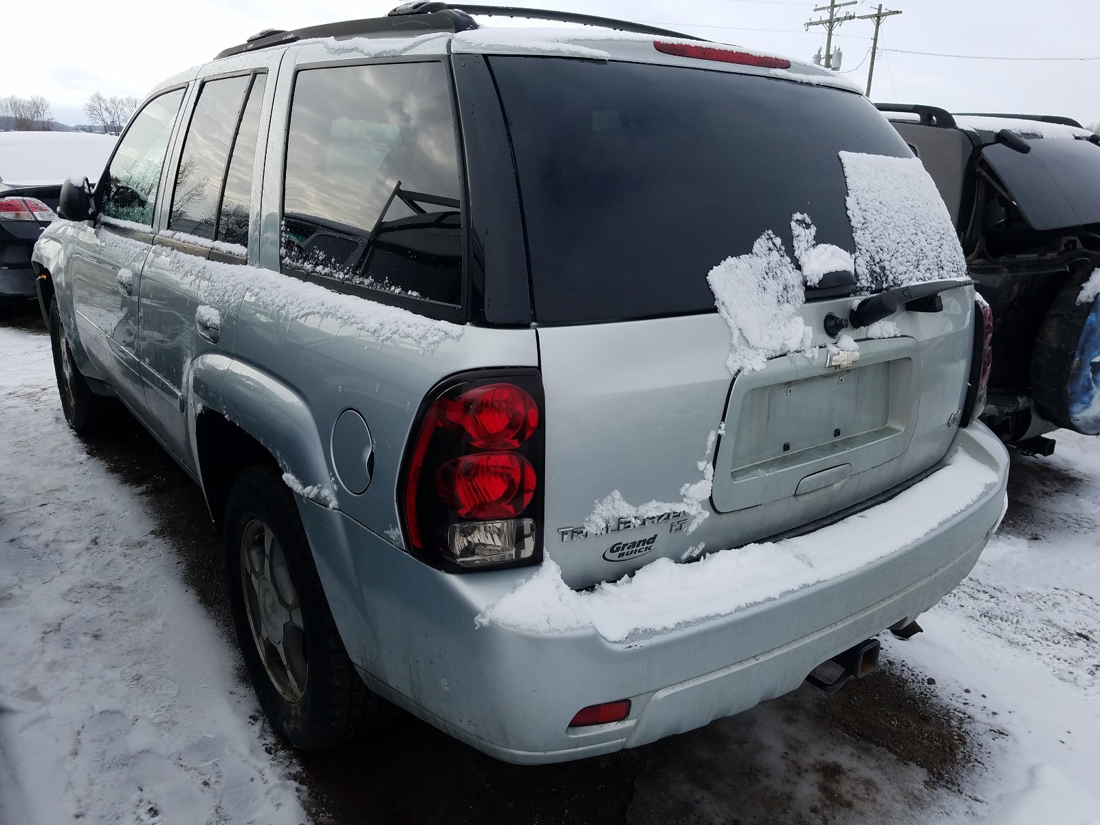 Photo 2 VIN: 1GNDT13S582147692 - CHEVROLET TRAILBLAZE 