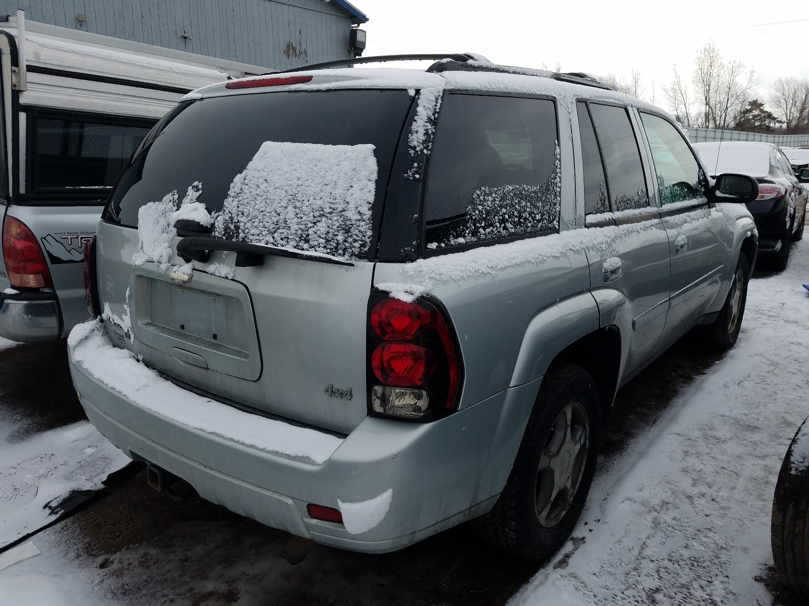 Photo 3 VIN: 1GNDT13S582147692 - CHEVROLET TRAILBLAZE 