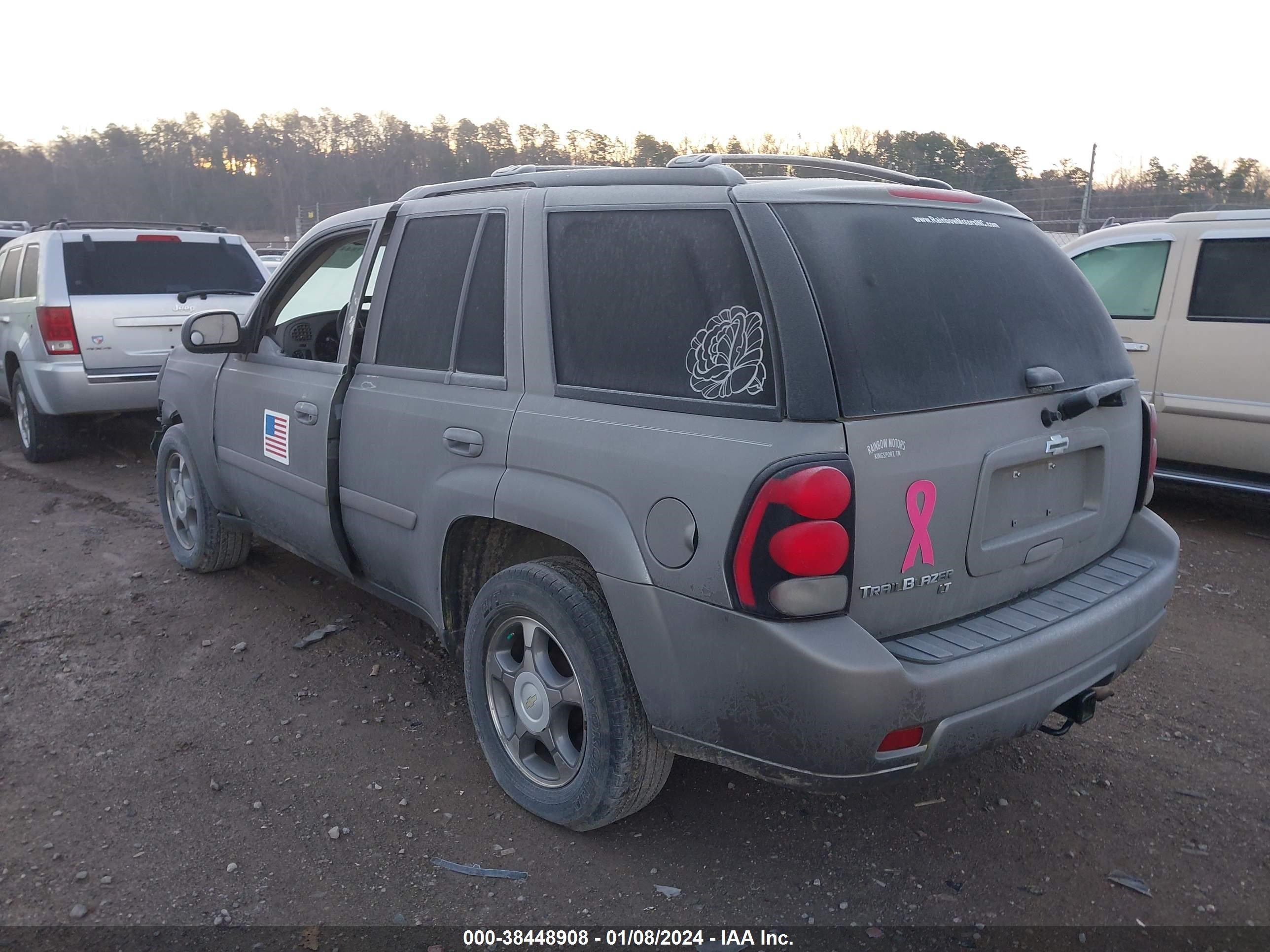 Photo 2 VIN: 1GNDT13S582195578 - CHEVROLET TRAILBLAZER 