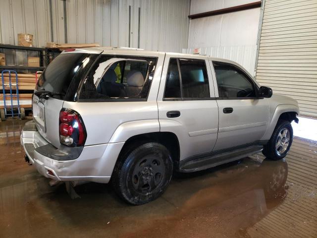 Photo 2 VIN: 1GNDT13S582215926 - CHEVROLET TRAILBLAZE 