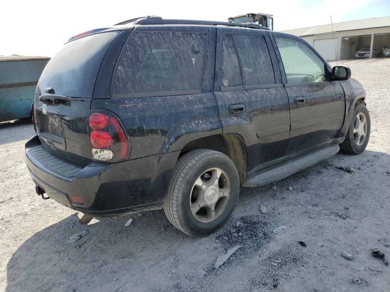 Photo 2 VIN: 1GNDT13S582222083 - CHEVROLET TRAILBLAZER 