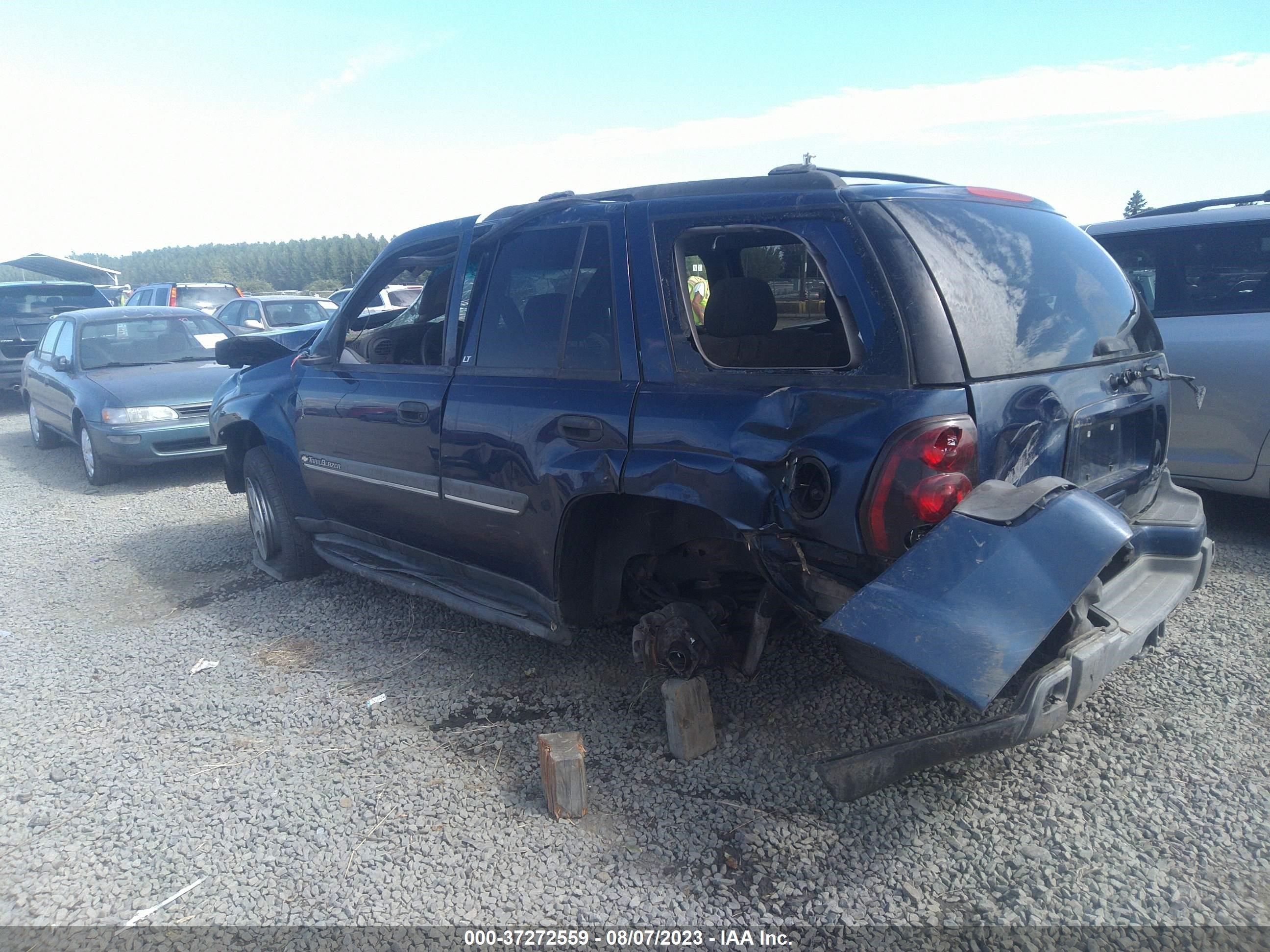 Photo 2 VIN: 1GNDT13S622458457 - CHEVROLET TRAILBLAZER 