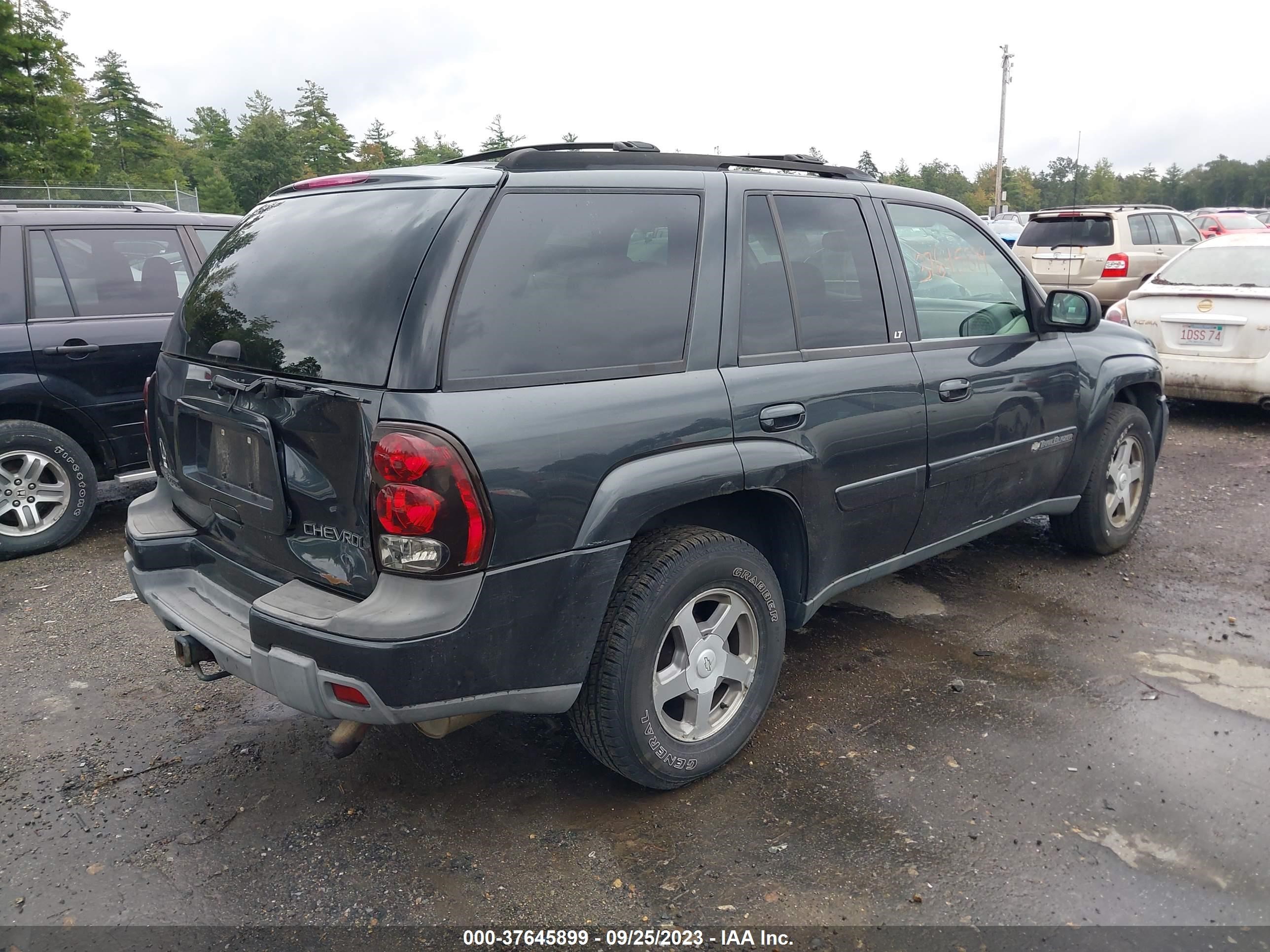 Photo 3 VIN: 1GNDT13S642125243 - CHEVROLET TRAILBLAZER 