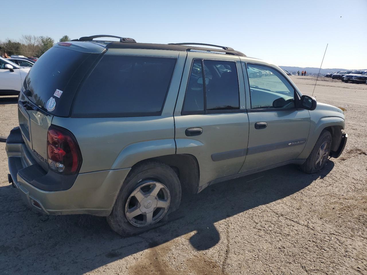 Photo 2 VIN: 1GNDT13S642286434 - CHEVROLET TRAILBLAZER 