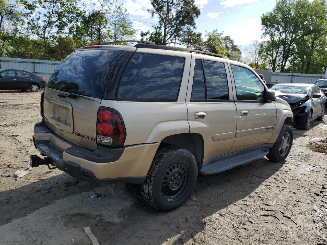 Photo 2 VIN: 1GNDT13S642334529 - CHEVROLET TRAILBLAZER 