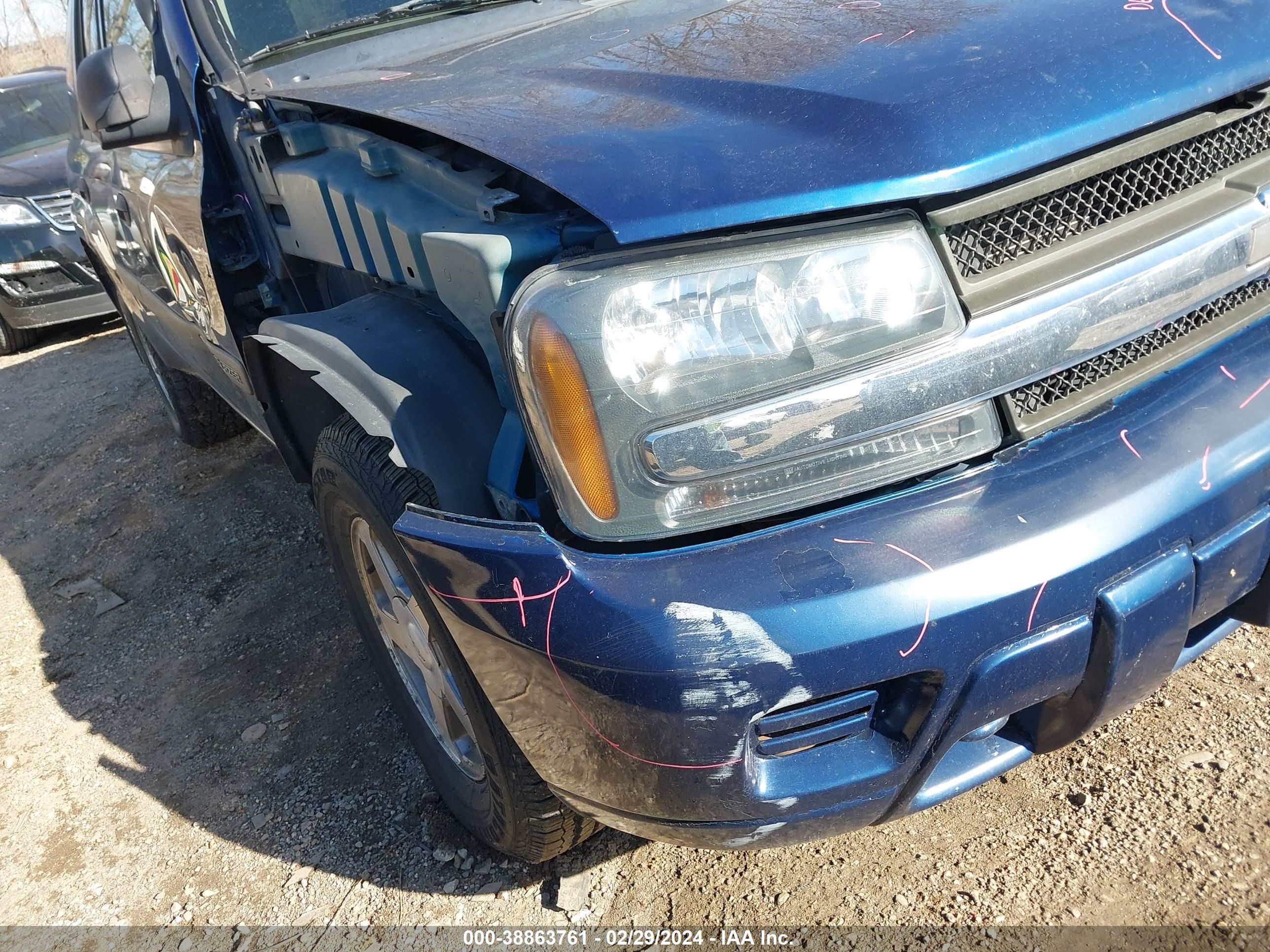 Photo 13 VIN: 1GNDT13S642379275 - CHEVROLET TRAILBLAZER 