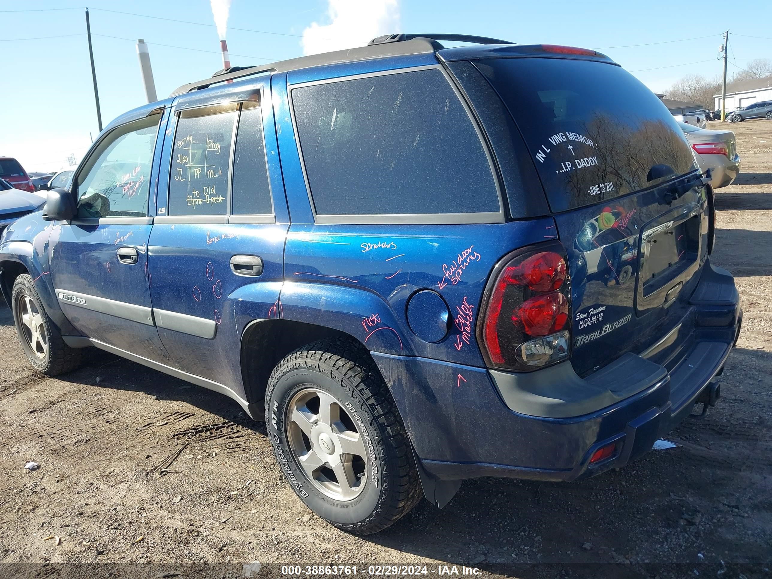 Photo 2 VIN: 1GNDT13S642379275 - CHEVROLET TRAILBLAZER 