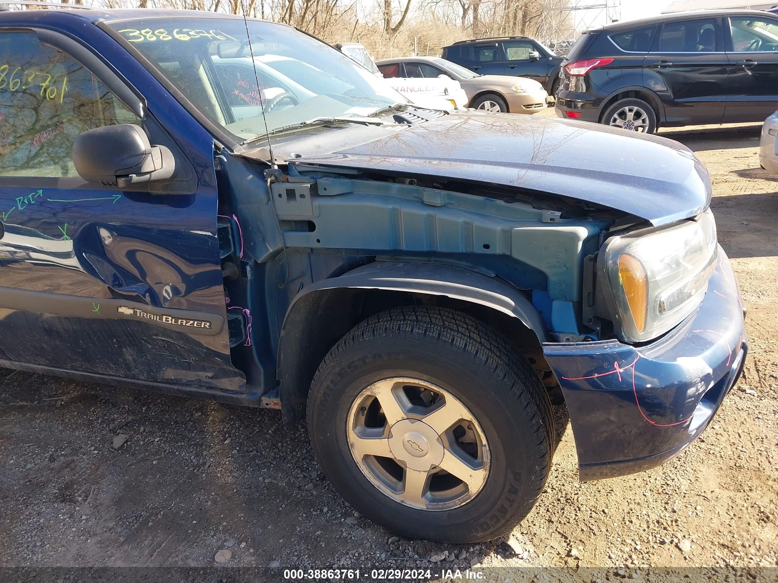 Photo 5 VIN: 1GNDT13S642379275 - CHEVROLET TRAILBLAZER 