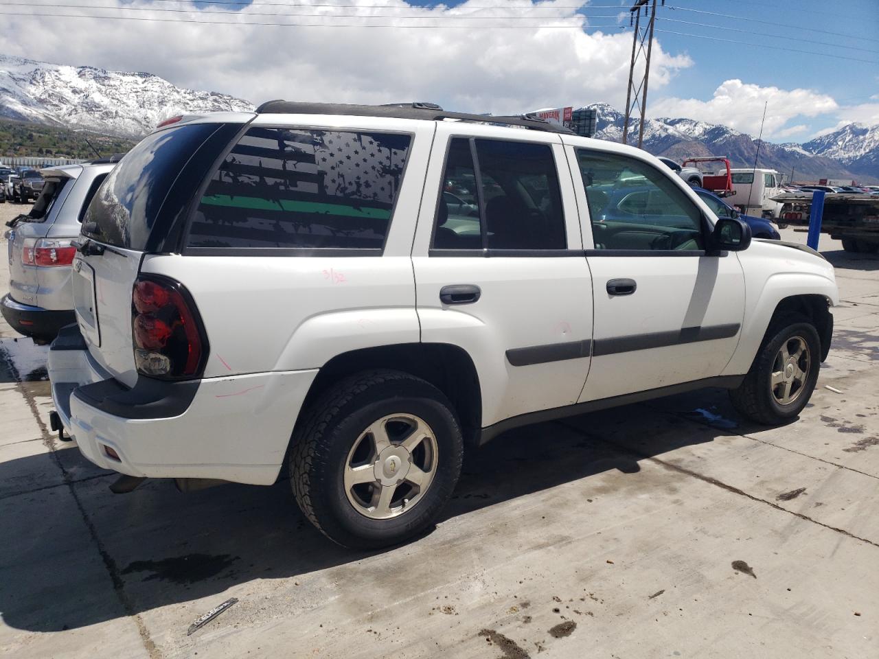 Photo 2 VIN: 1GNDT13S652202680 - CHEVROLET TRAILBLAZER 