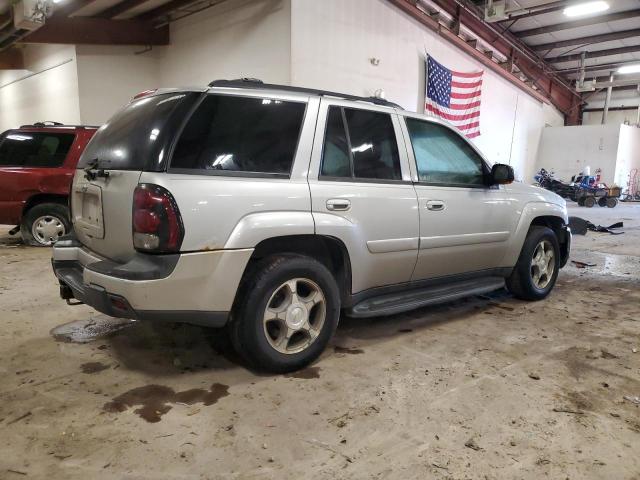 Photo 2 VIN: 1GNDT13S652240605 - CHEVROLET TRAILBLAZE 