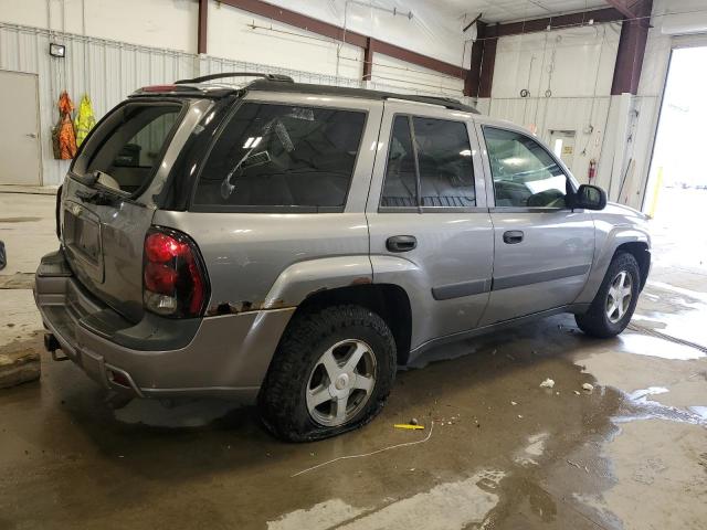 Photo 2 VIN: 1GNDT13S652333074 - CHEVROLET TRAILBLZR 