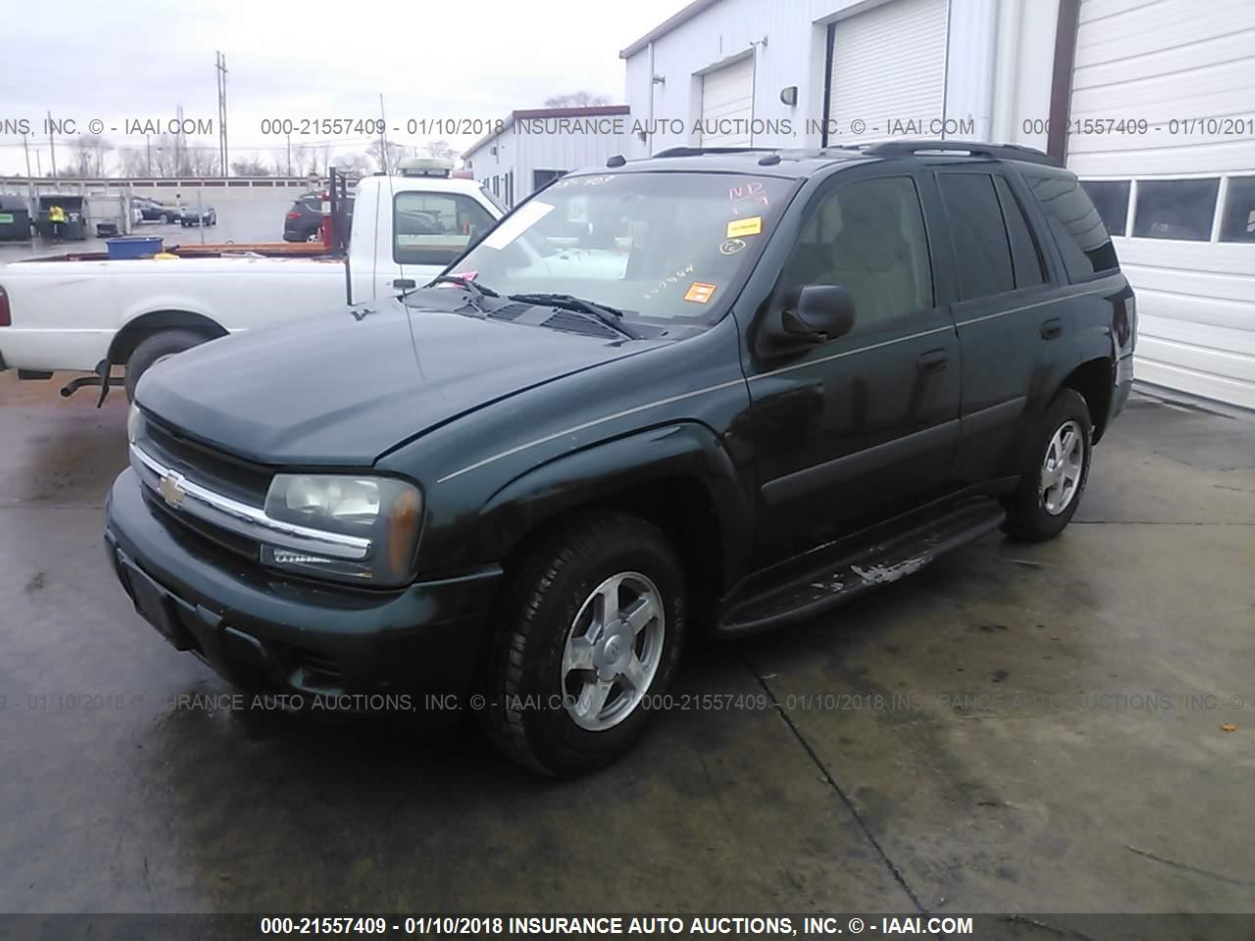 Photo 1 VIN: 1GNDT13S652357844 - CHEVROLET TRAILBLAZER 