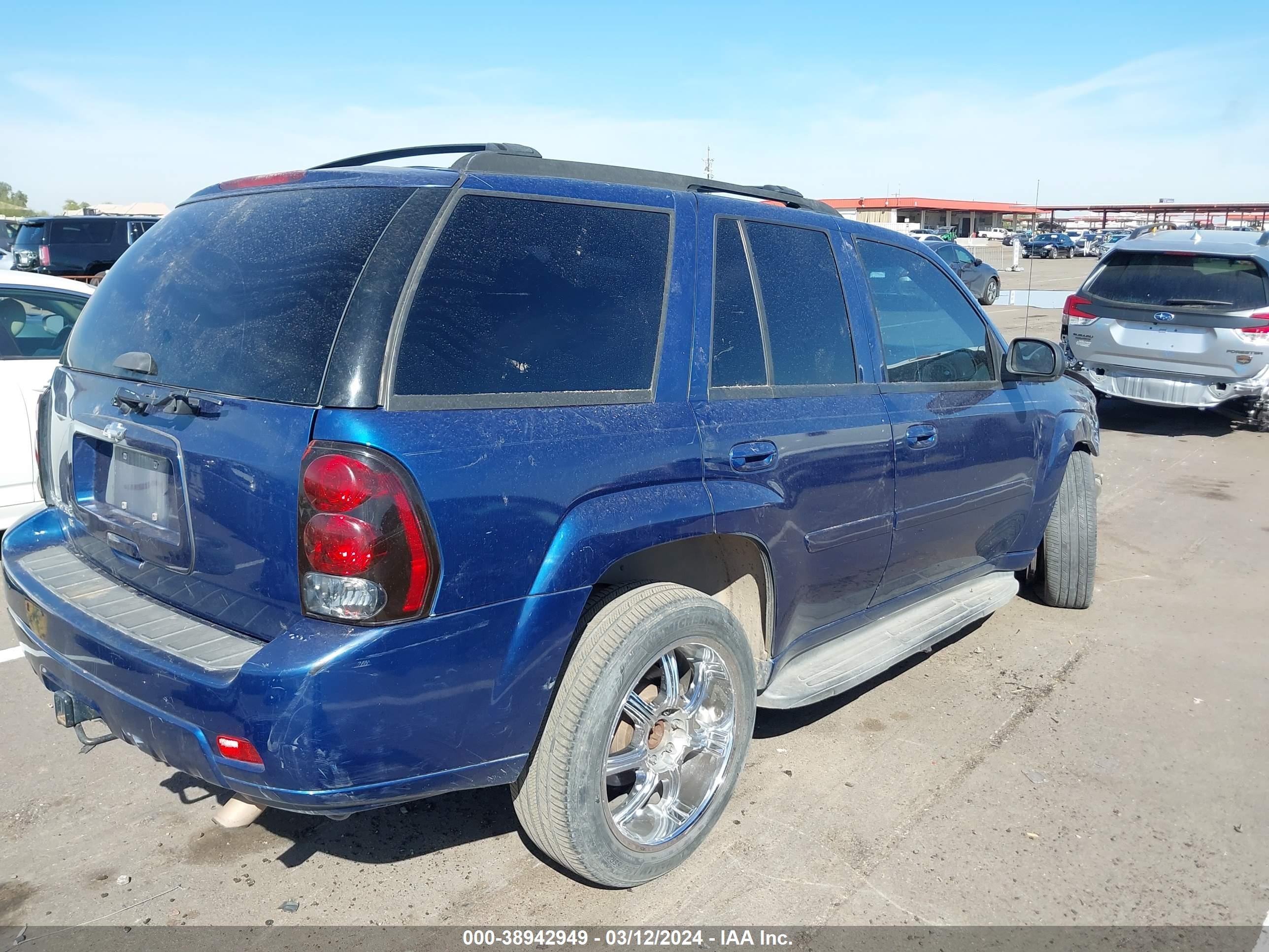 Photo 3 VIN: 1GNDT13S662272357 - CHEVROLET TRAILBLAZER 