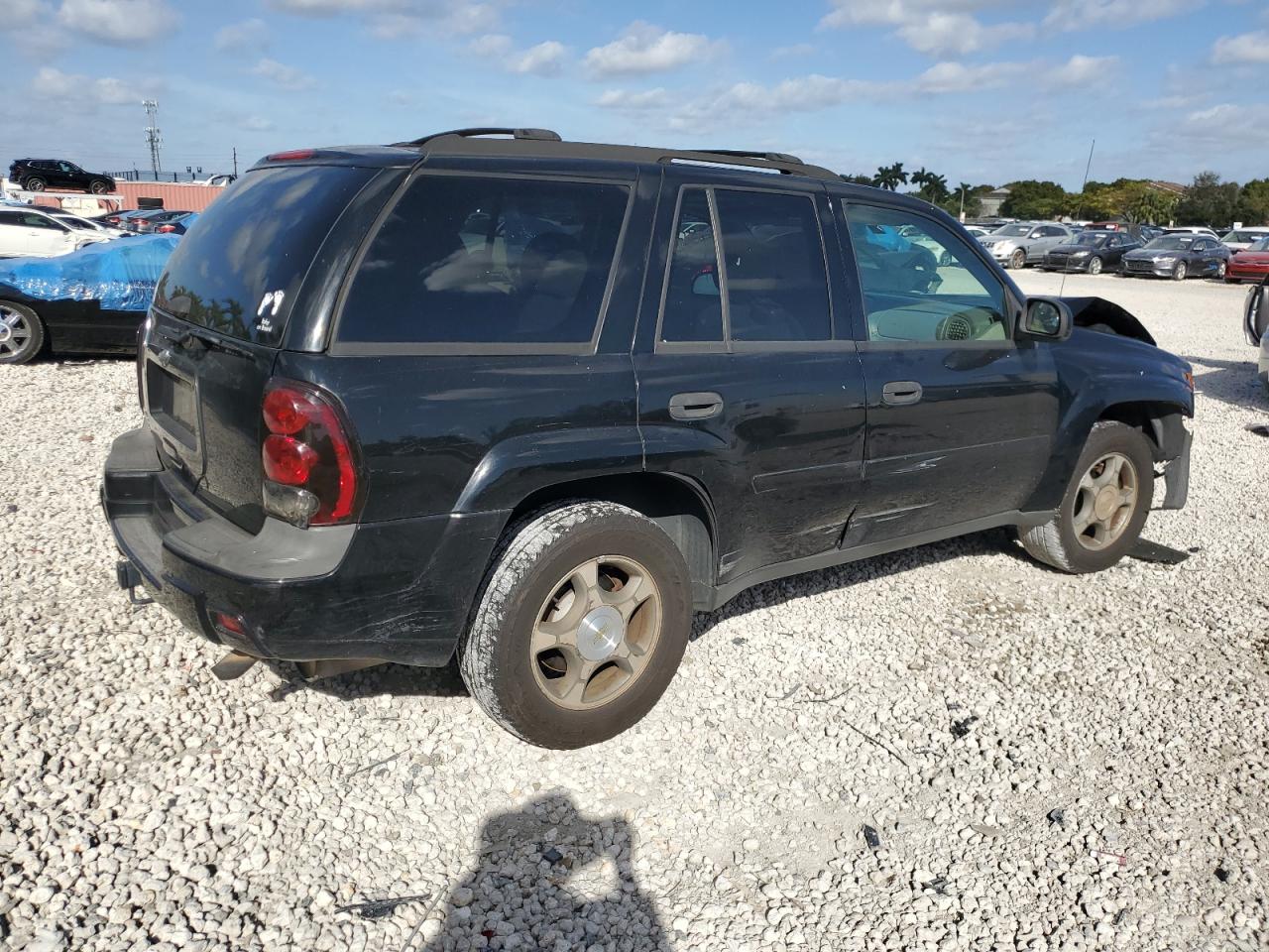 Photo 2 VIN: 1GNDT13S662354234 - CHEVROLET TRAILBLAZER 