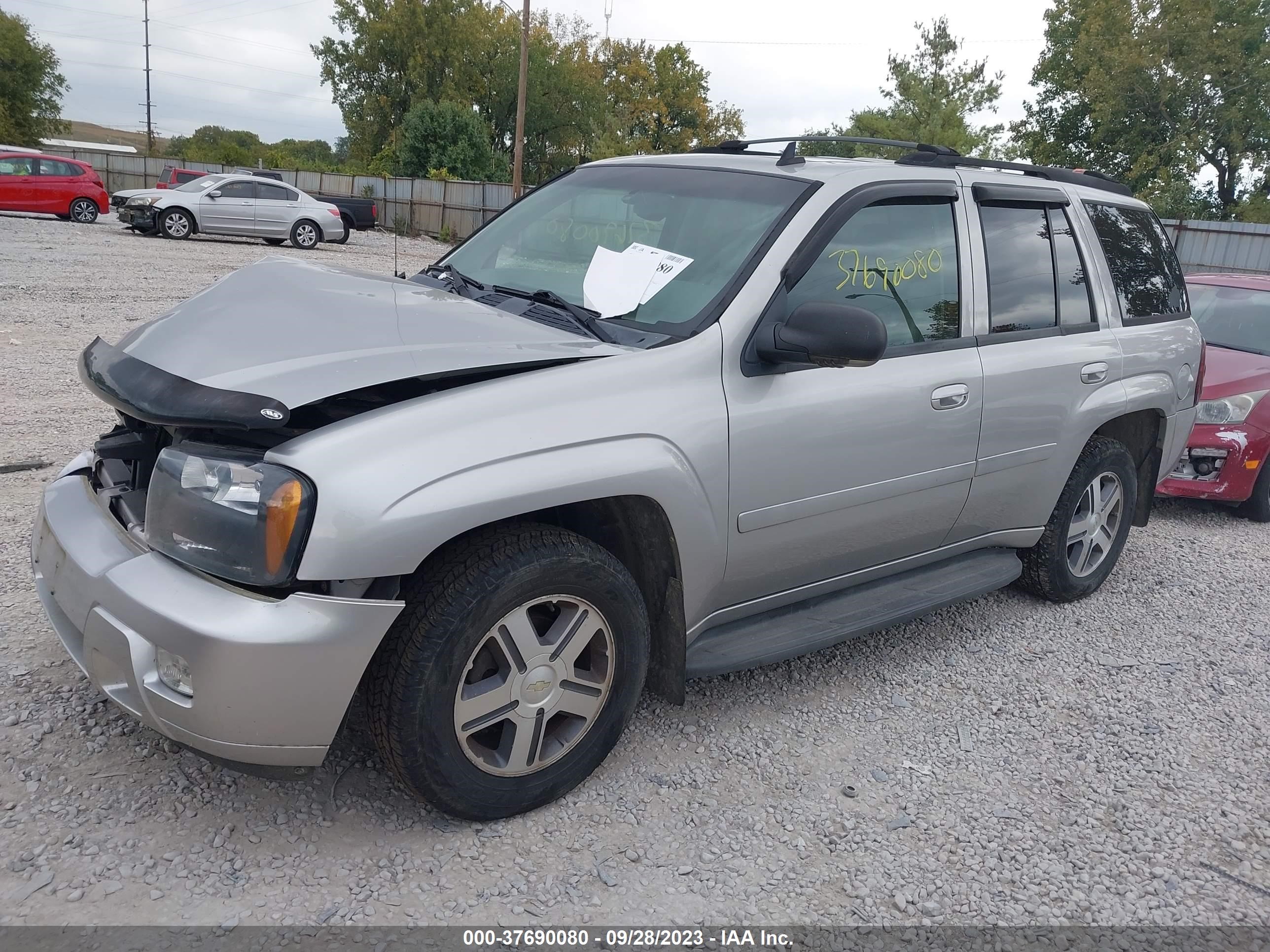 Photo 1 VIN: 1GNDT13S672214136 - CHEVROLET TRAILBLAZER 