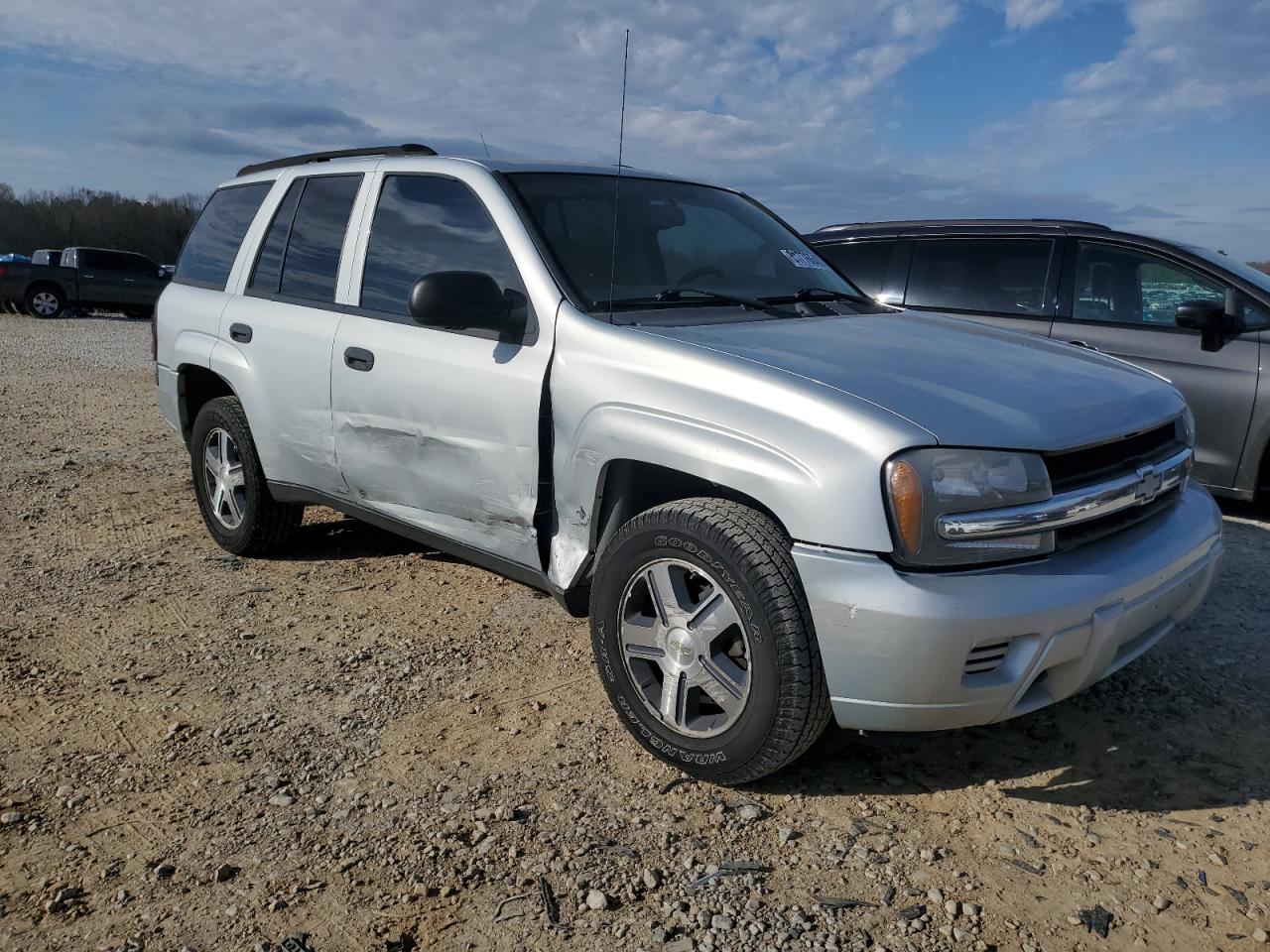 Photo 3 VIN: 1GNDT13S672269654 - CHEVROLET TRAILBLAZER 