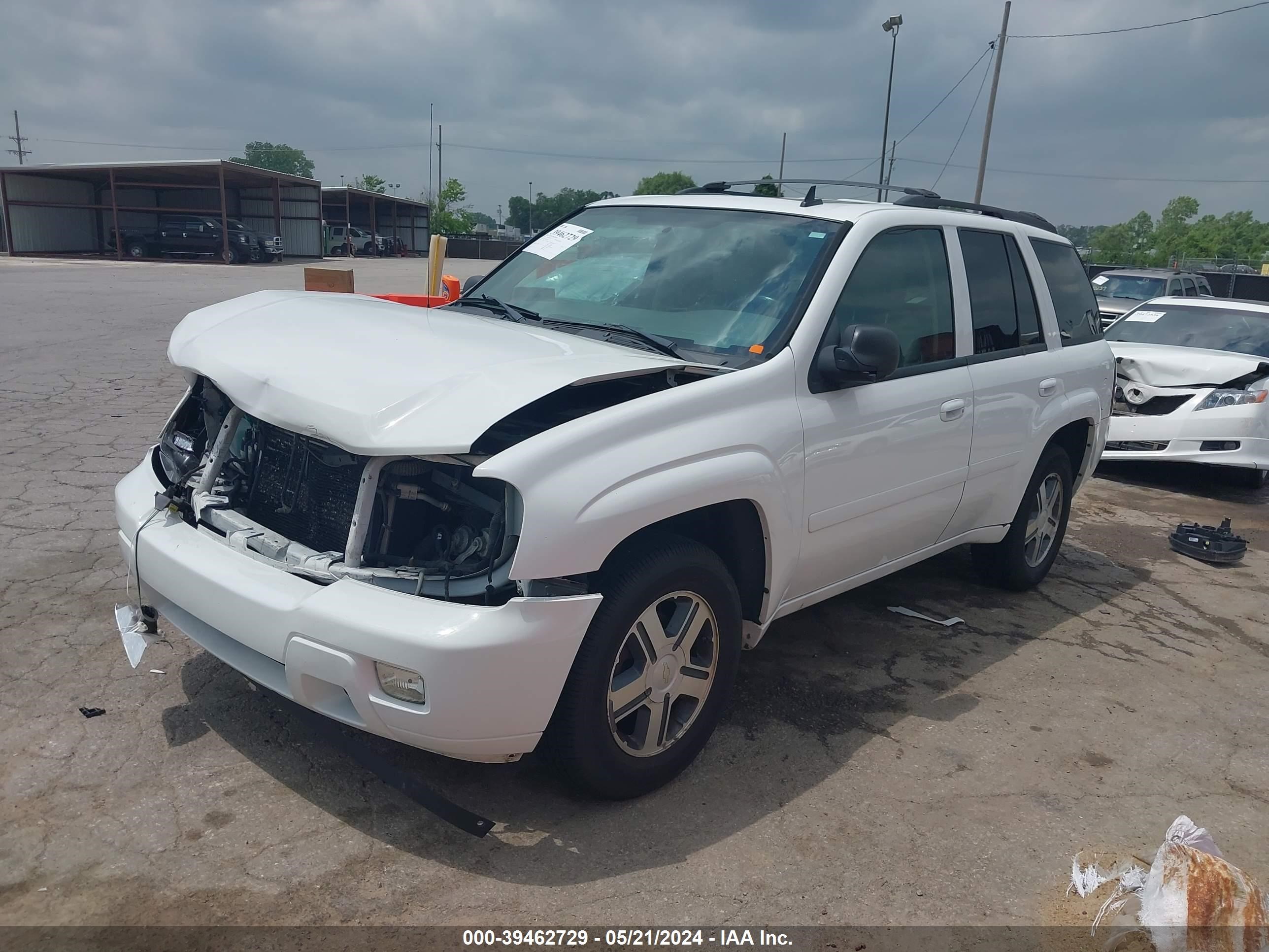 Photo 1 VIN: 1GNDT13S682156546 - CHEVROLET TRAILBLAZER 