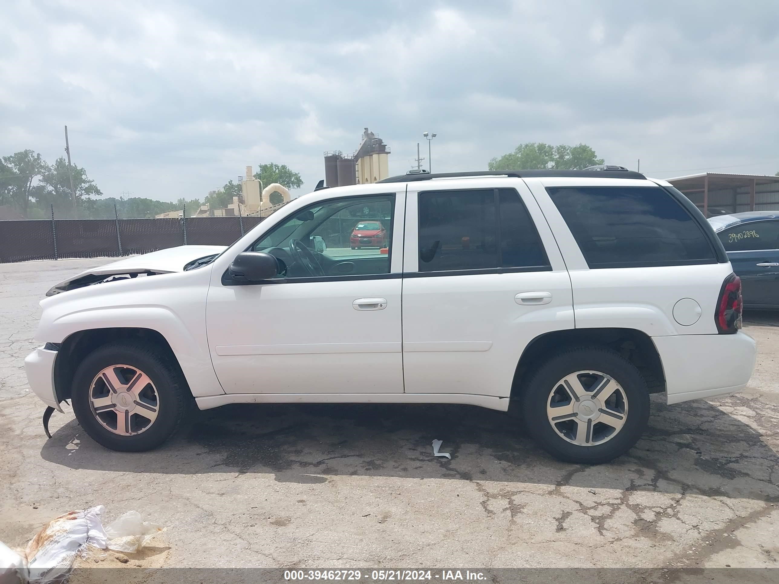 Photo 13 VIN: 1GNDT13S682156546 - CHEVROLET TRAILBLAZER 