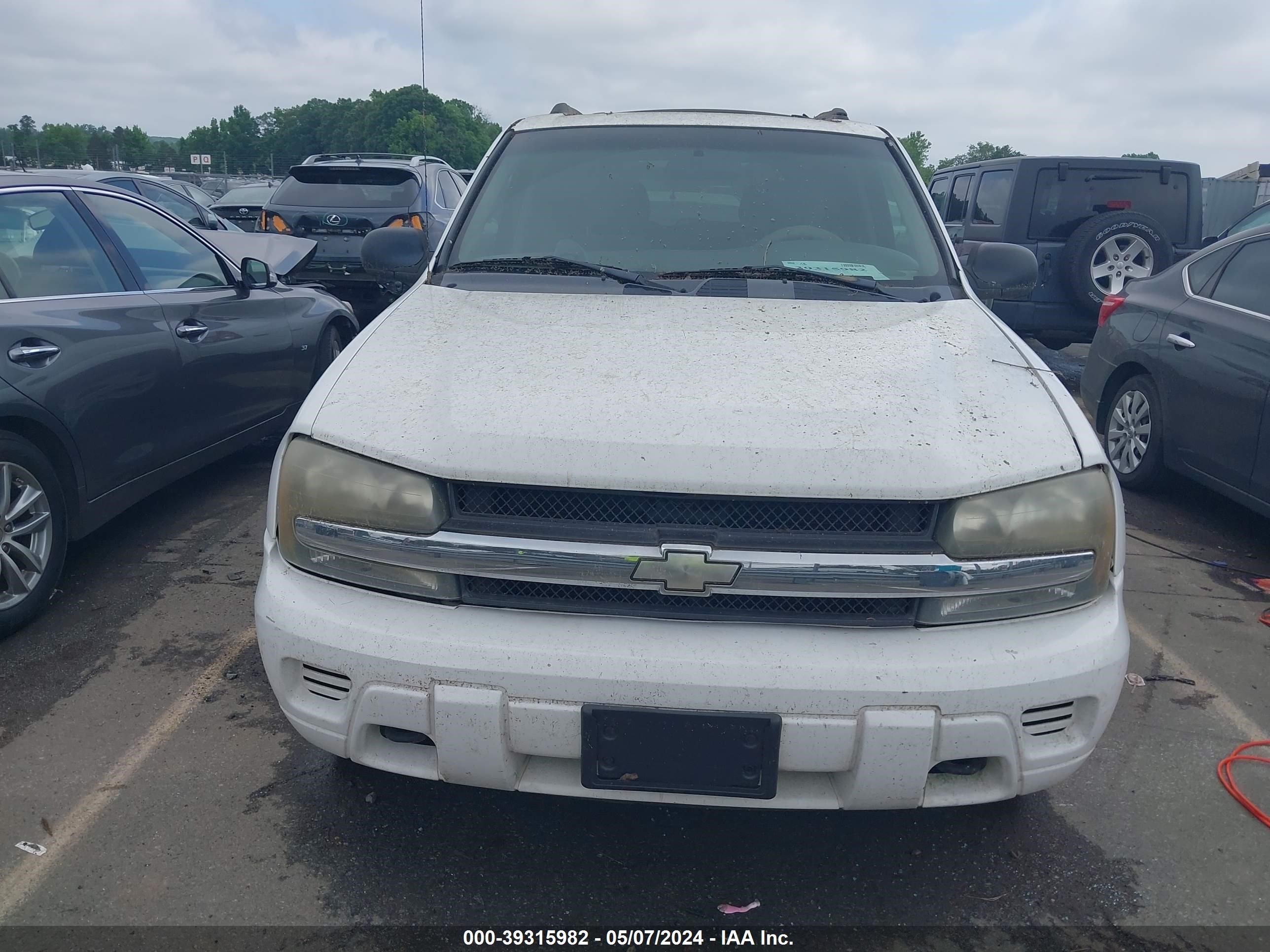 Photo 5 VIN: 1GNDT13S732330133 - CHEVROLET TRAILBLAZER 