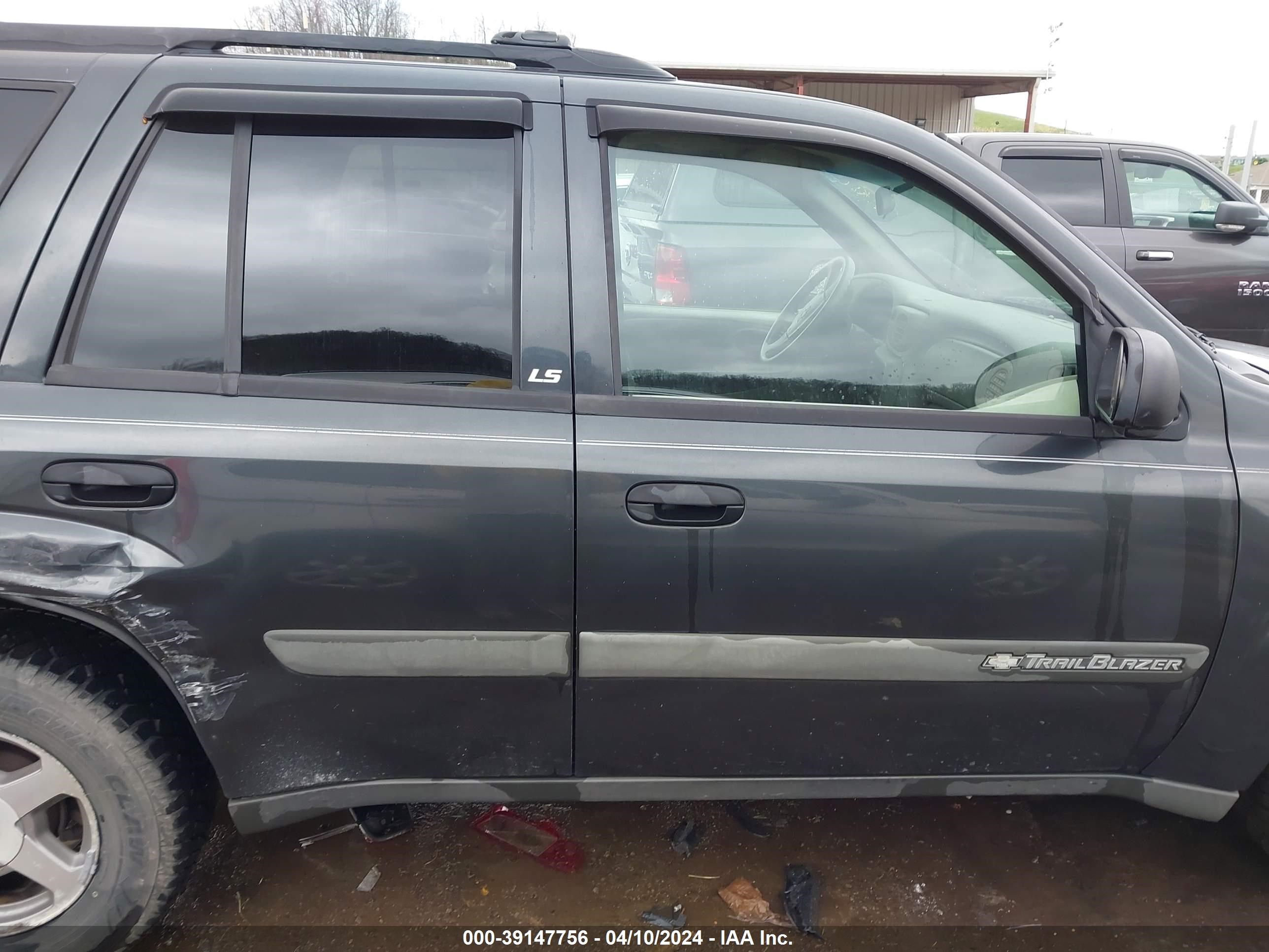 Photo 12 VIN: 1GNDT13S742115997 - CHEVROLET TRAILBLAZER 