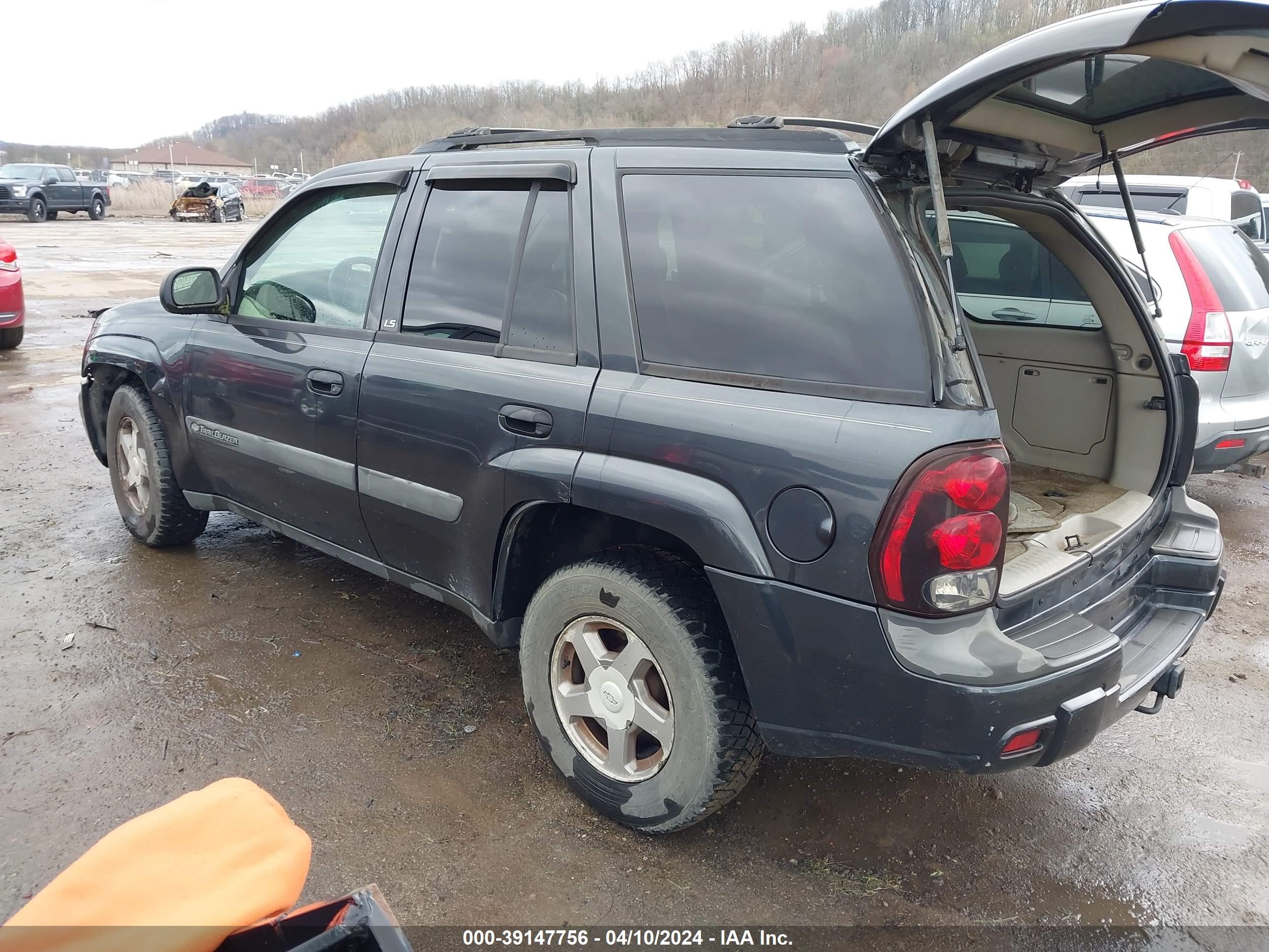 Photo 2 VIN: 1GNDT13S742115997 - CHEVROLET TRAILBLAZER 