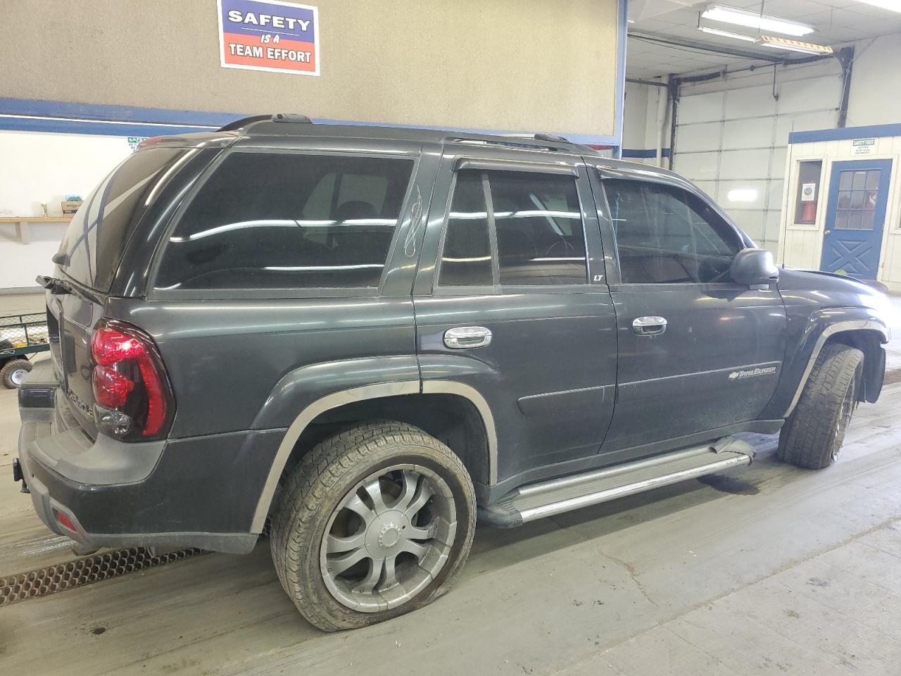 Photo 2 VIN: 1GNDT13S742176024 - CHEVROLET TRAILBLAZER 