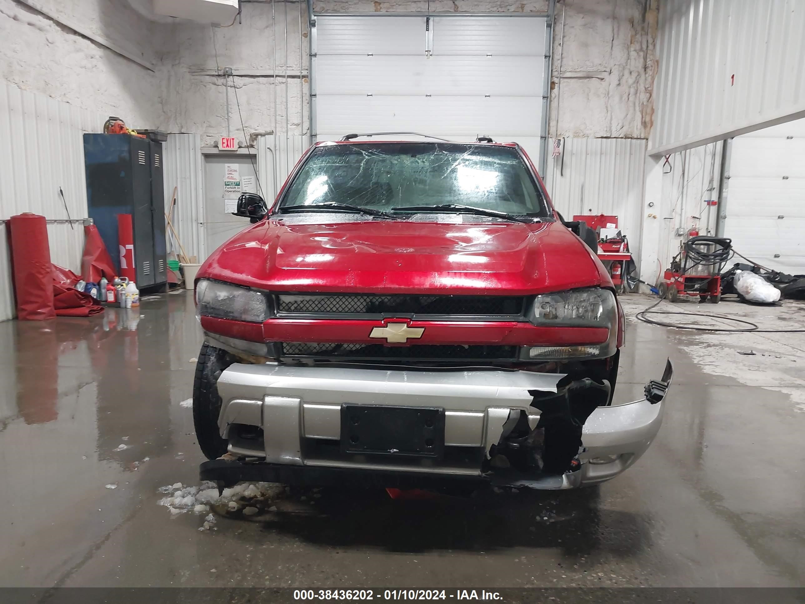 Photo 10 VIN: 1GNDT13S742236450 - CHEVROLET TRAILBLAZER 