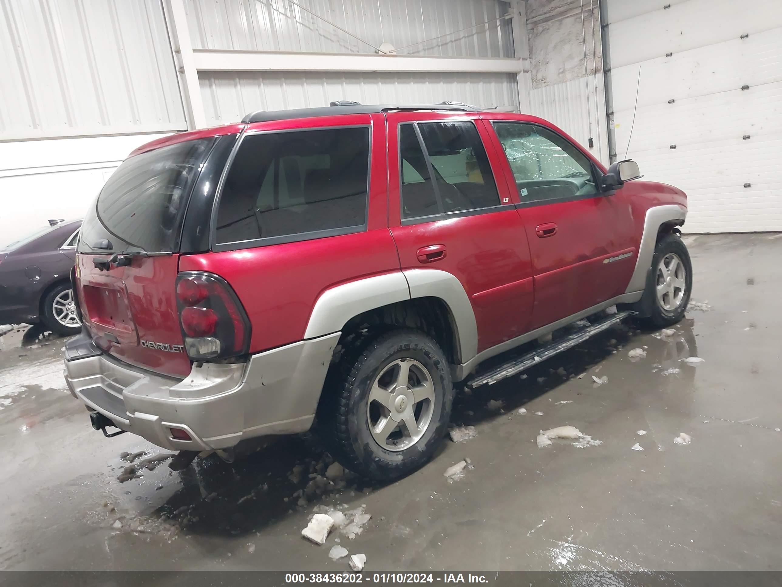 Photo 3 VIN: 1GNDT13S742236450 - CHEVROLET TRAILBLAZER 