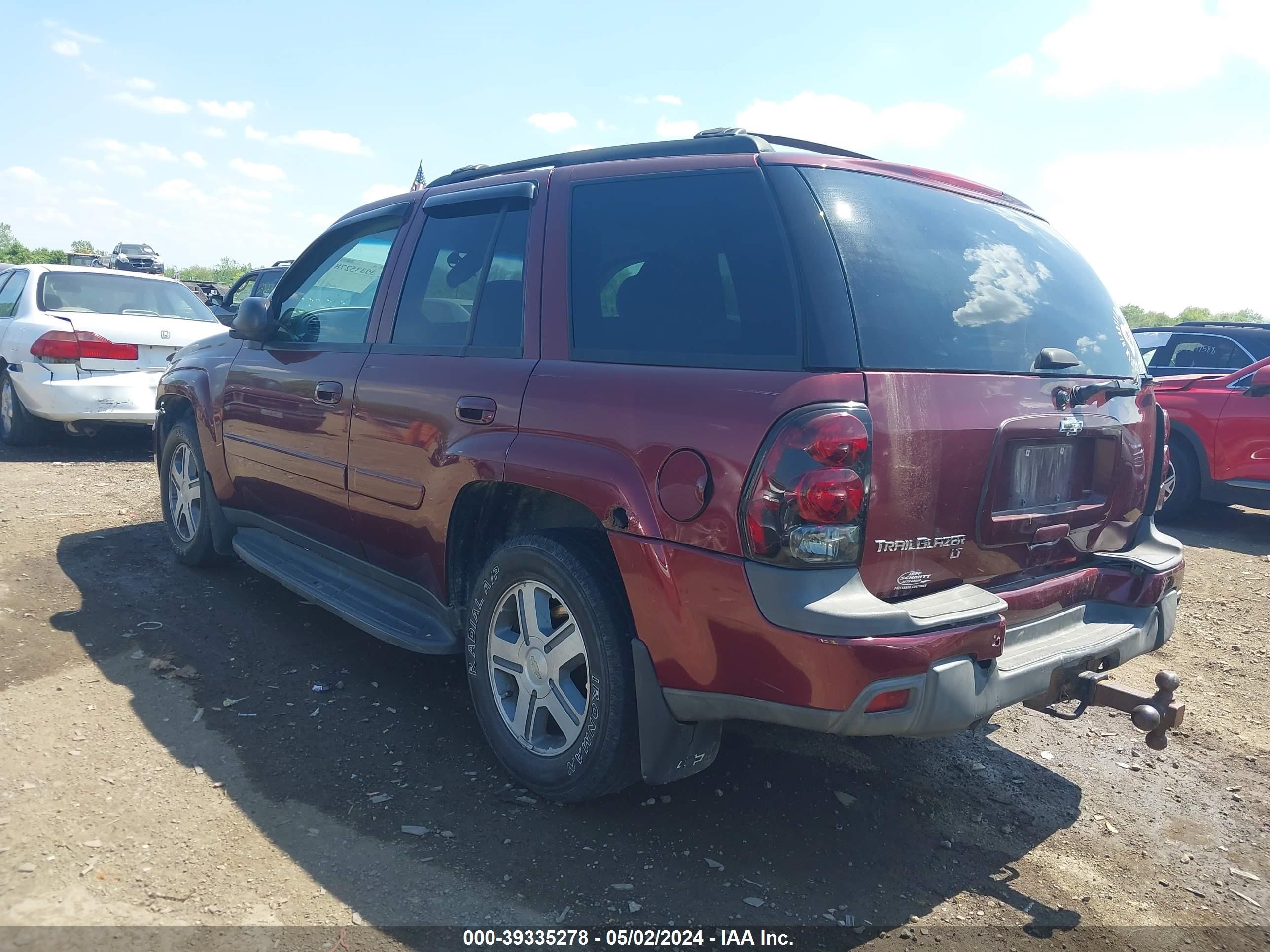 Photo 2 VIN: 1GNDT13S752169088 - CHEVROLET TRAILBLAZER 