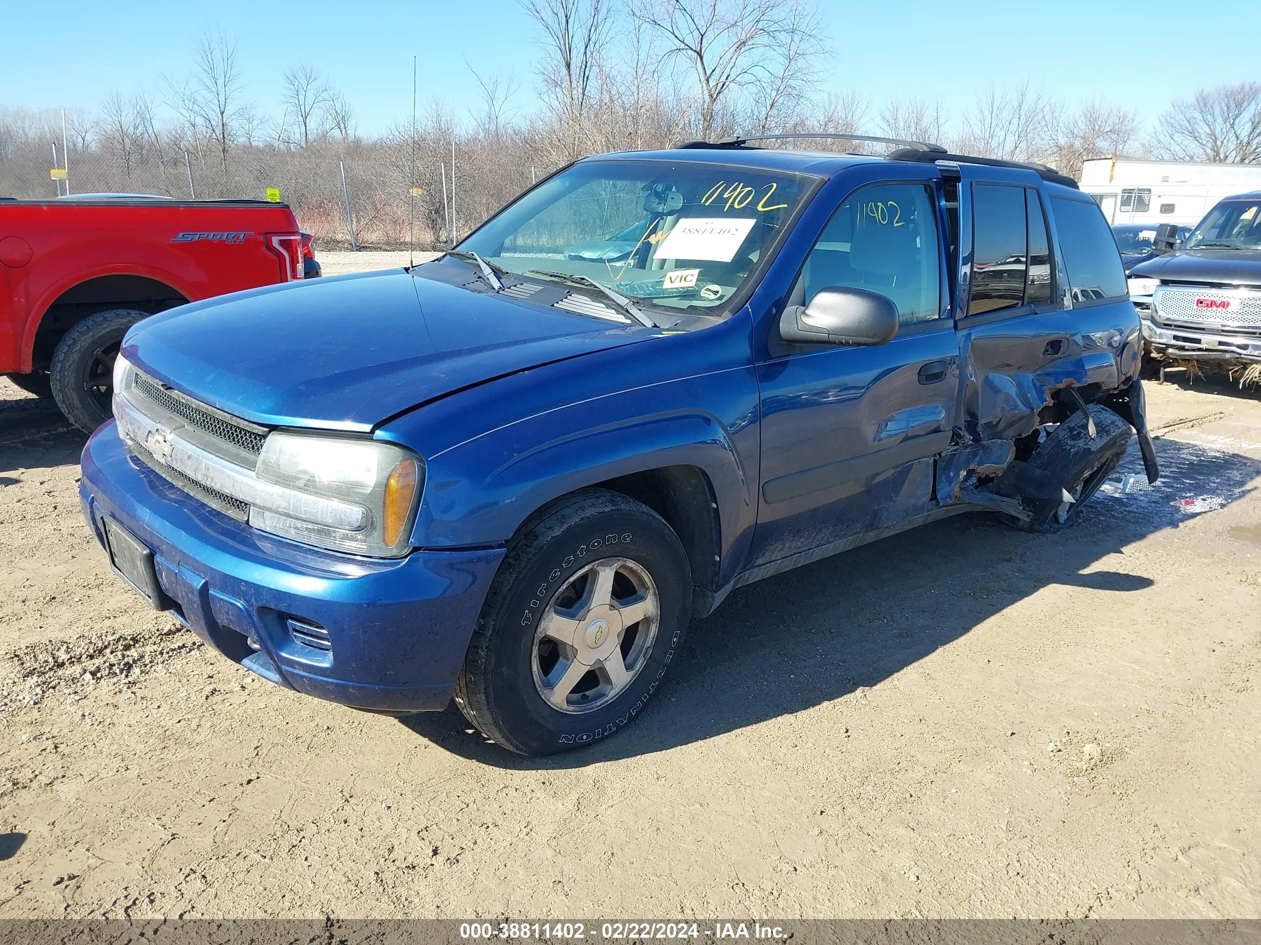 Photo 1 VIN: 1GNDT13S752283401 - CHEVROLET TRAILBLAZER 