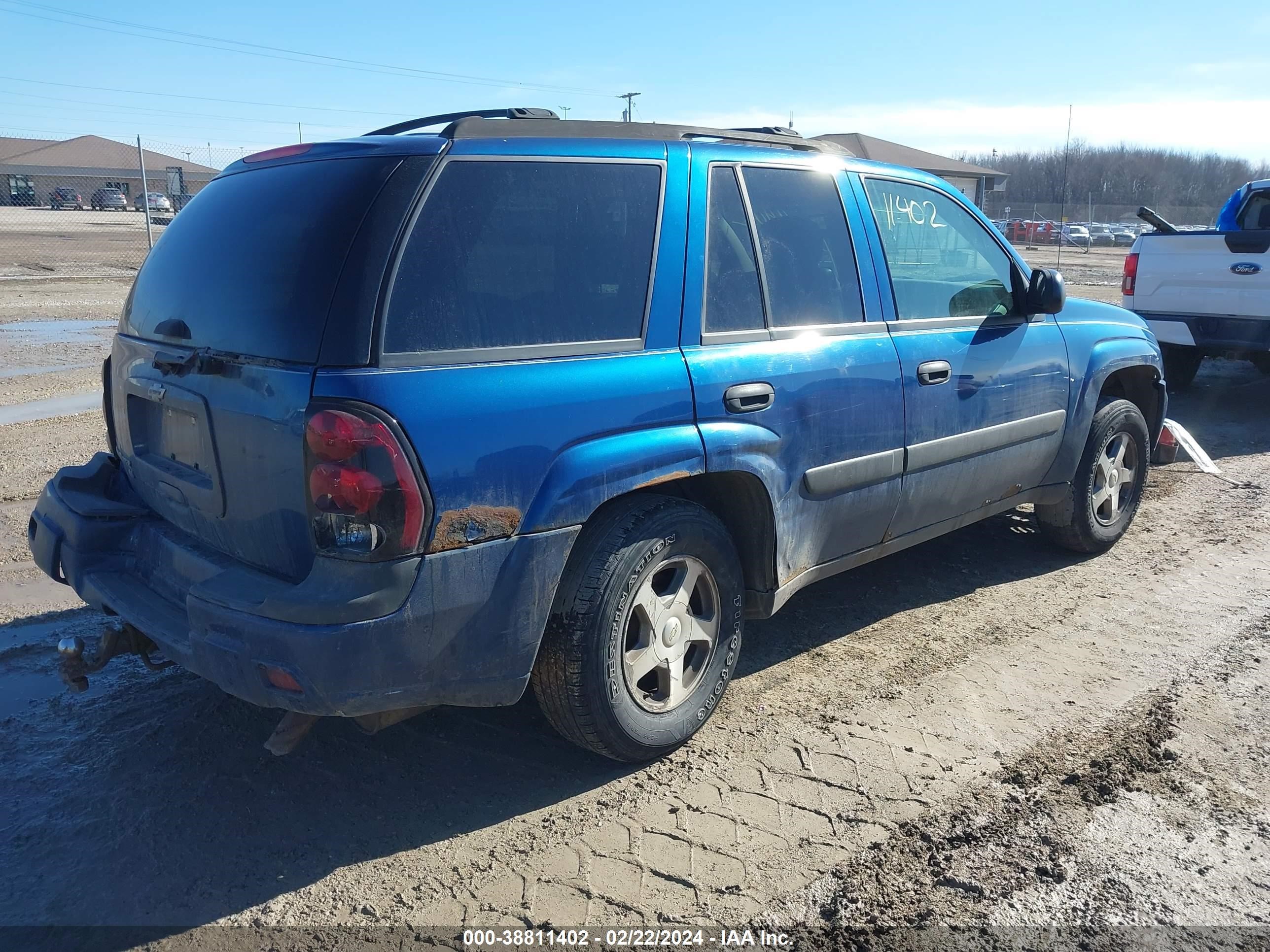 Photo 3 VIN: 1GNDT13S752283401 - CHEVROLET TRAILBLAZER 