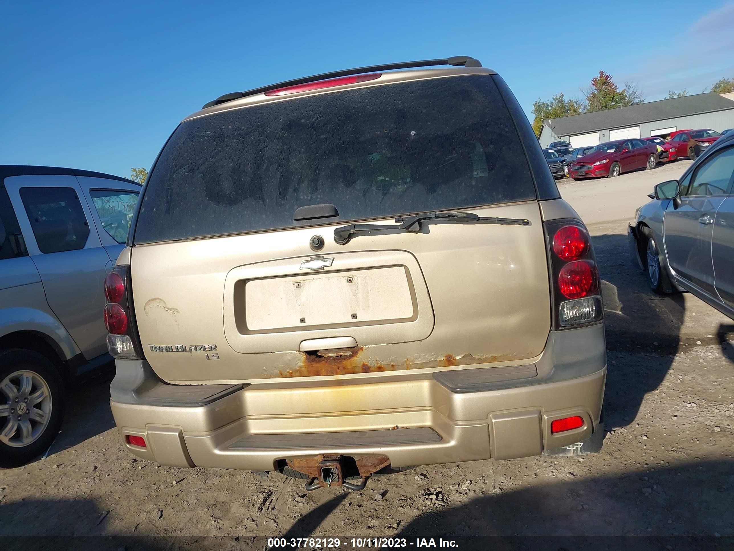 Photo 15 VIN: 1GNDT13S752311679 - CHEVROLET TRAILBLAZER 