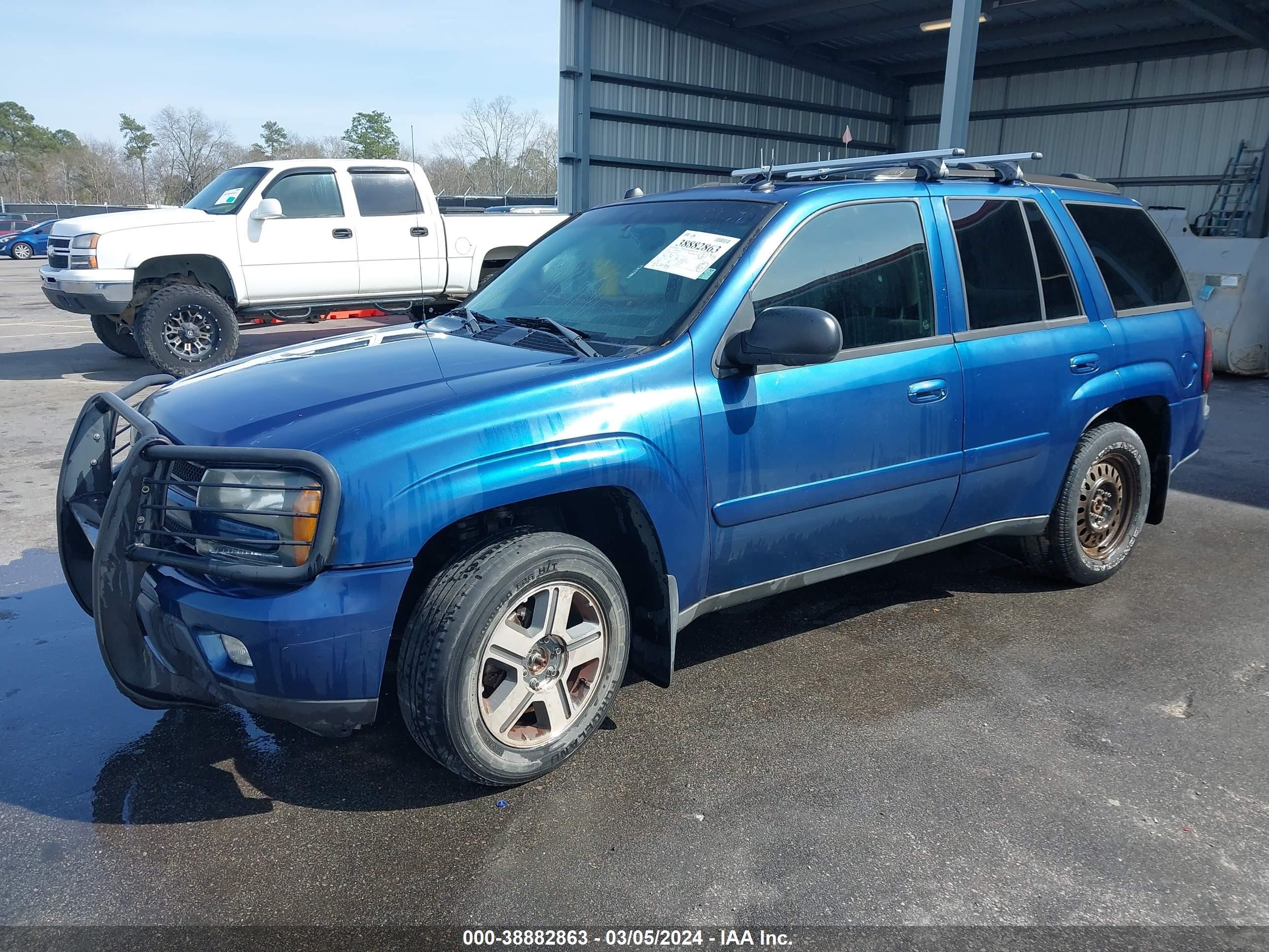 Photo 1 VIN: 1GNDT13S752330829 - CHEVROLET TRAILBLAZER 