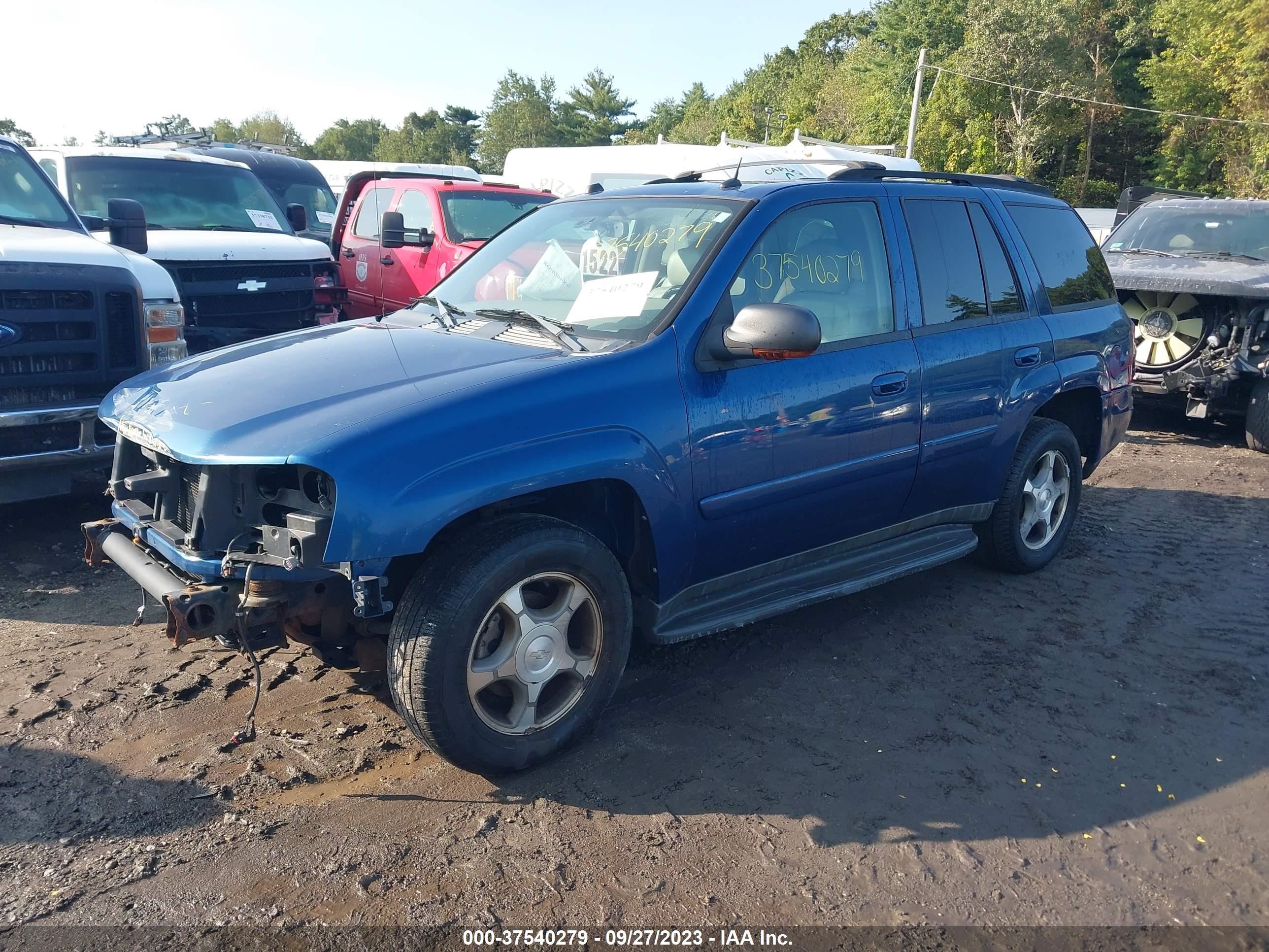 Photo 1 VIN: 1GNDT13S752331737 - CHEVROLET TRAILBLAZER 