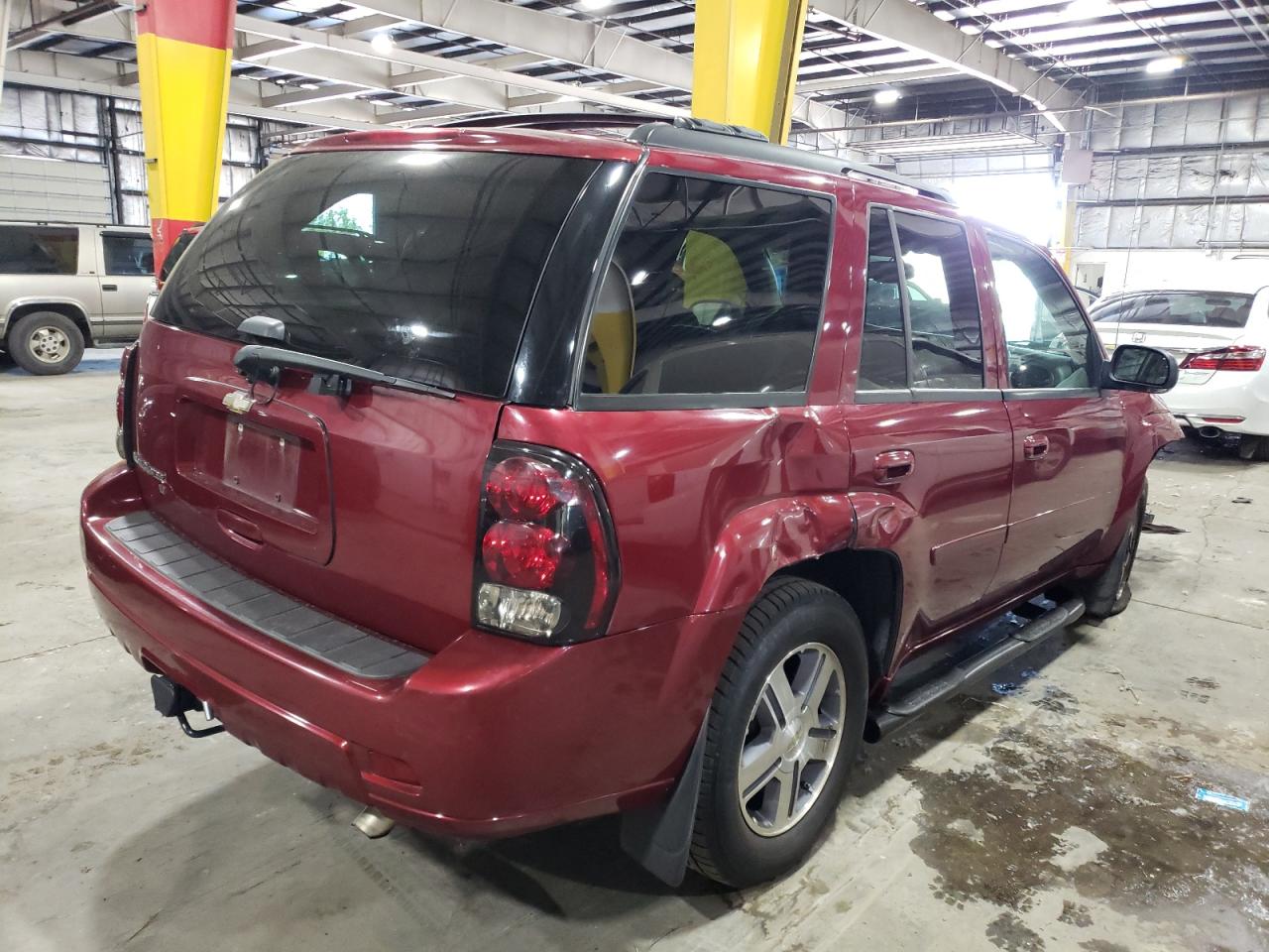 Photo 2 VIN: 1GNDT13S772269128 - CHEVROLET TRAILBLAZER 