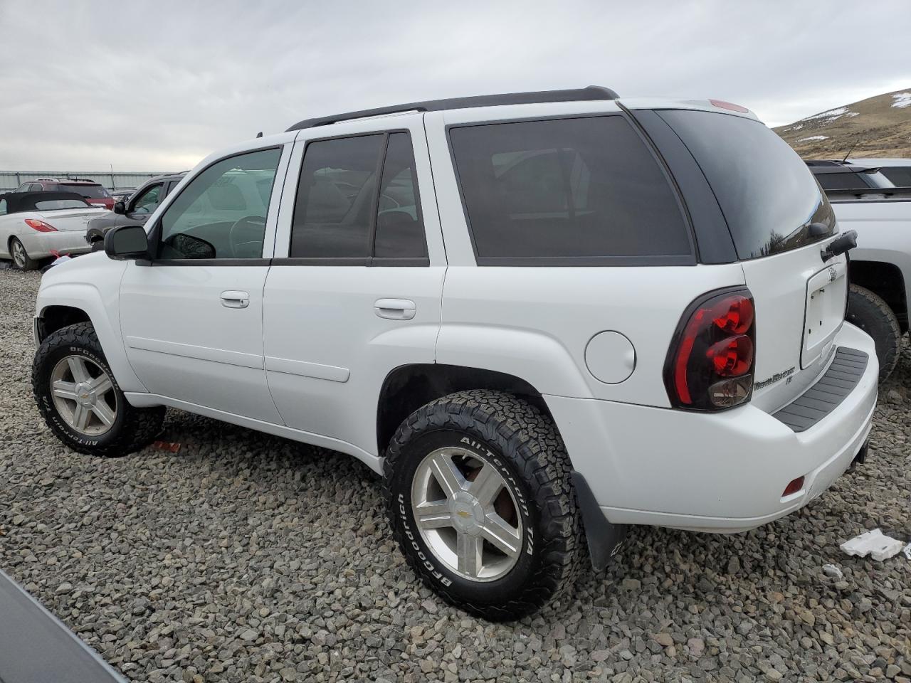 Photo 1 VIN: 1GNDT13S782188213 - CHEVROLET TRAILBLAZER 