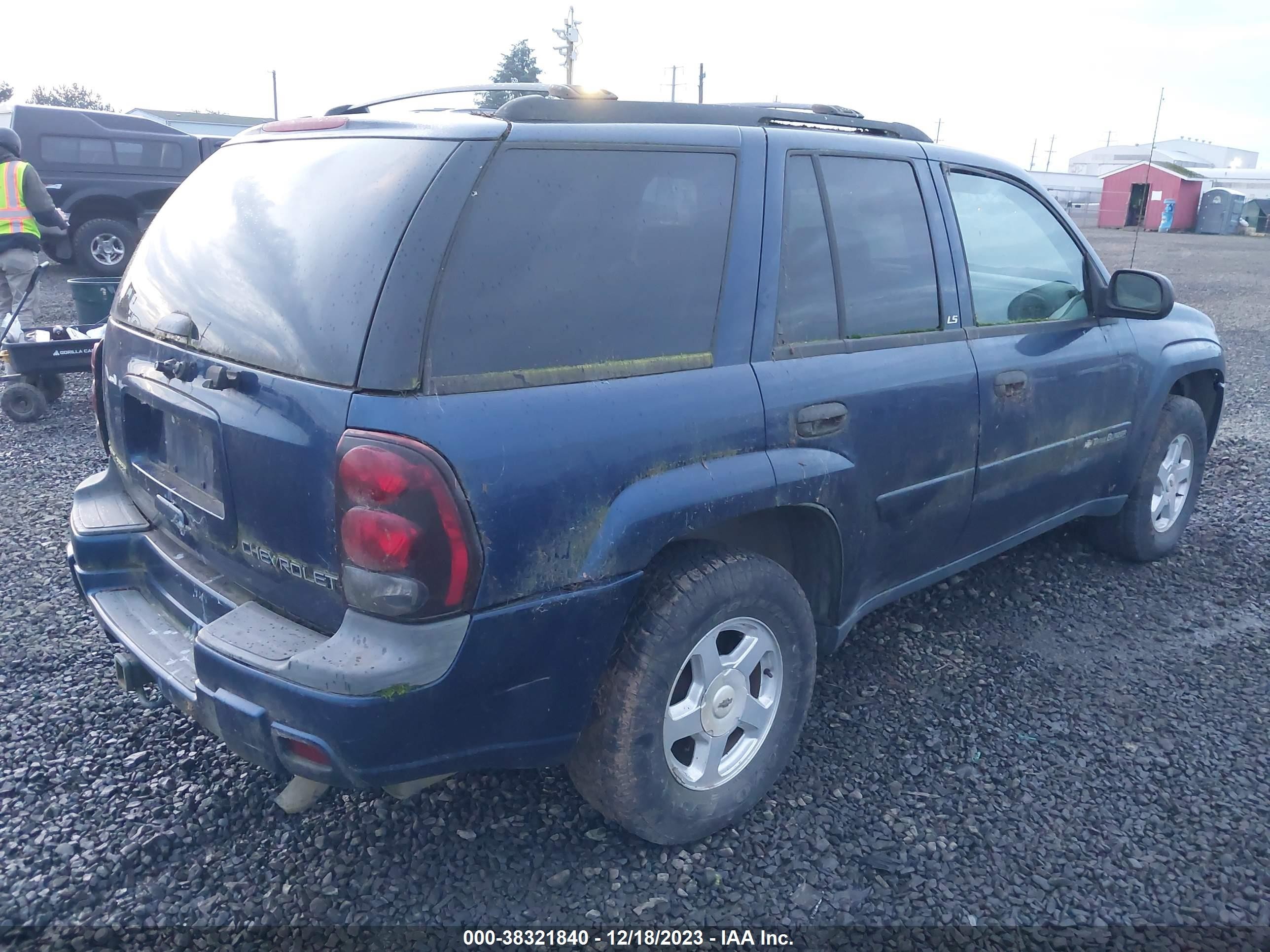 Photo 3 VIN: 1GNDT13S822147144 - CHEVROLET TRAILBLAZER 