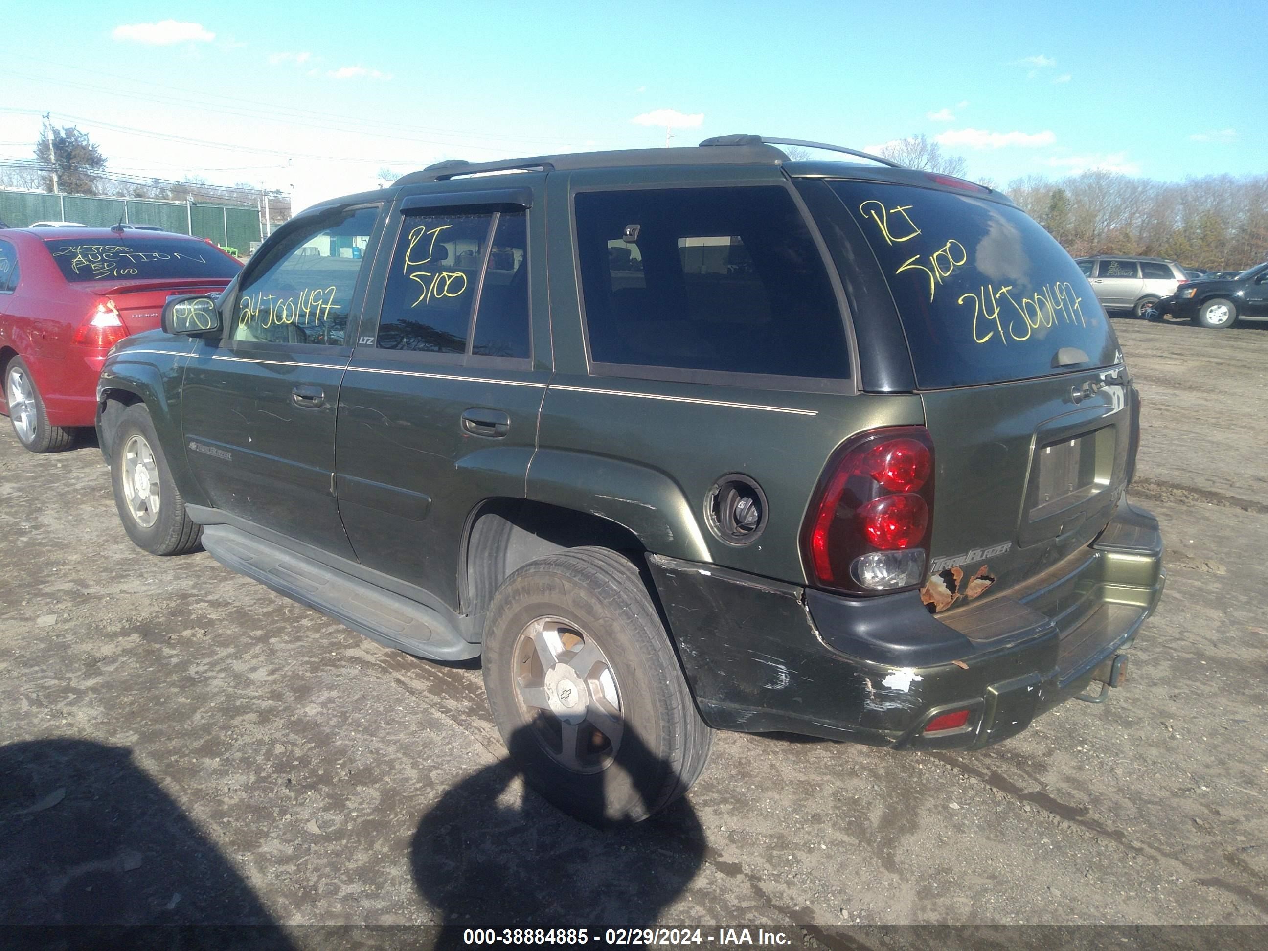 Photo 2 VIN: 1GNDT13S822200134 - CHEVROLET TRAILBLAZER 