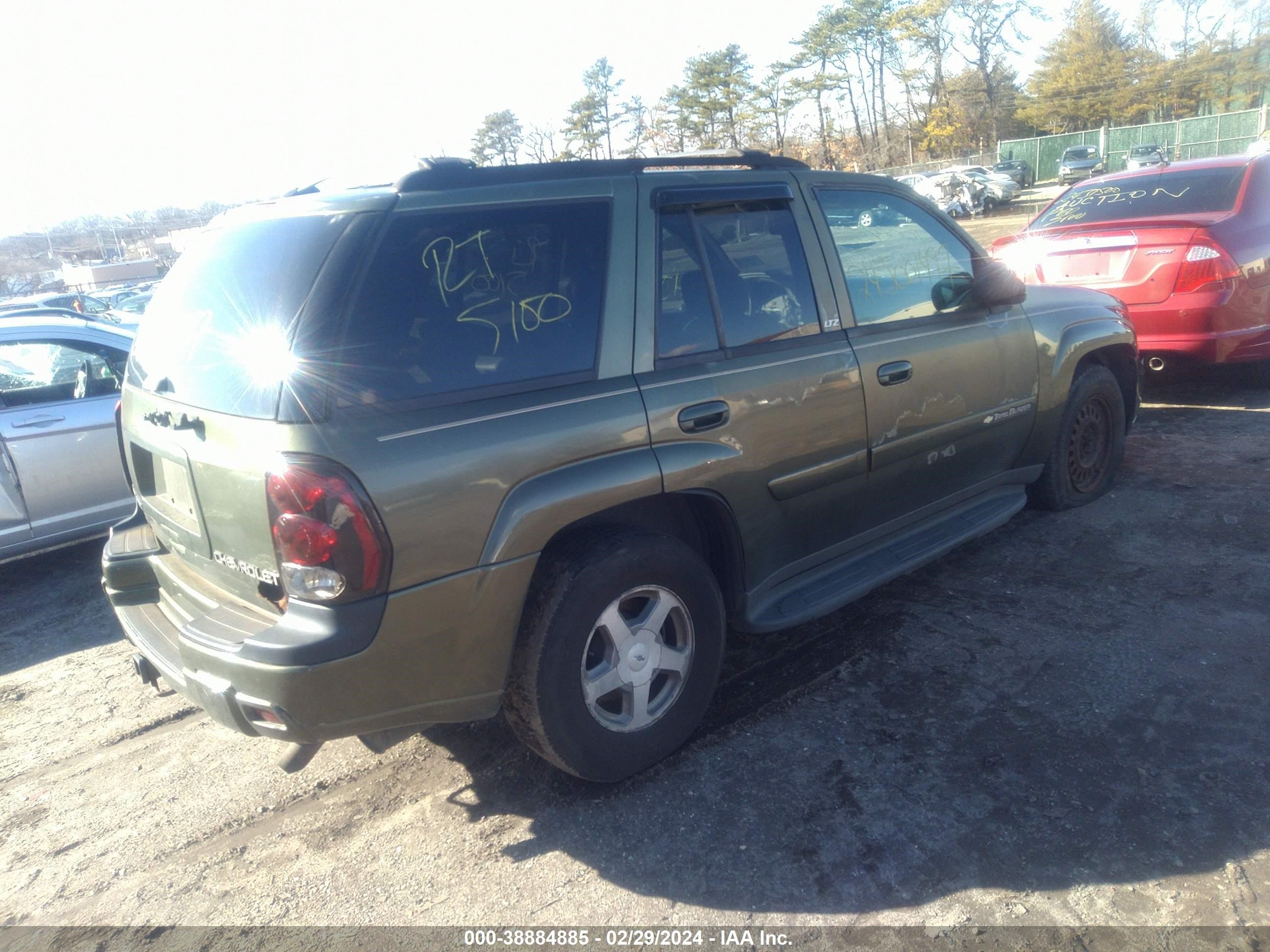 Photo 3 VIN: 1GNDT13S822200134 - CHEVROLET TRAILBLAZER 